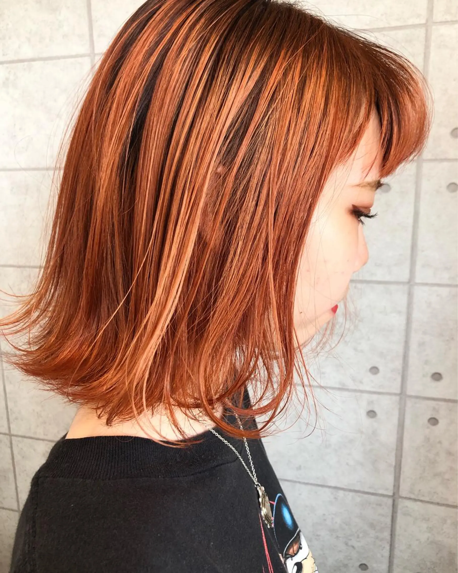 ミディアム カラー オレンジ 西本 夏美のヘアスタイル