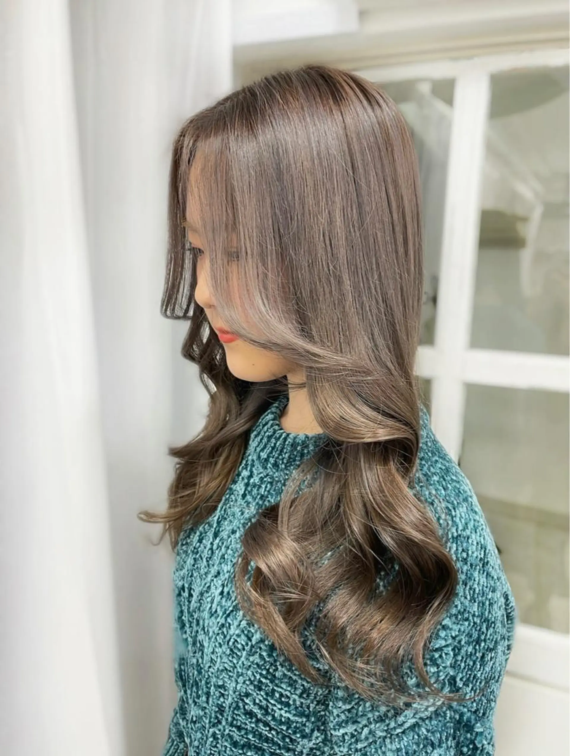 セミロング カラー ヨシンモリ 韓国風ヘア カット ヘアカラー トリートメント ヘアセット 韓国ヘア🤍髪質改善 🇰🇷AKANEのヘアスタイル