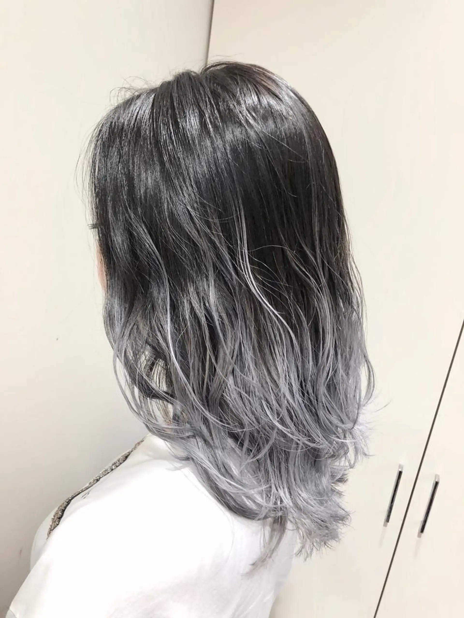 ミディアム カラー バレイヤージュ ブリーチ レイヤーカット 💓シールエクステ for...のヘアスタイル