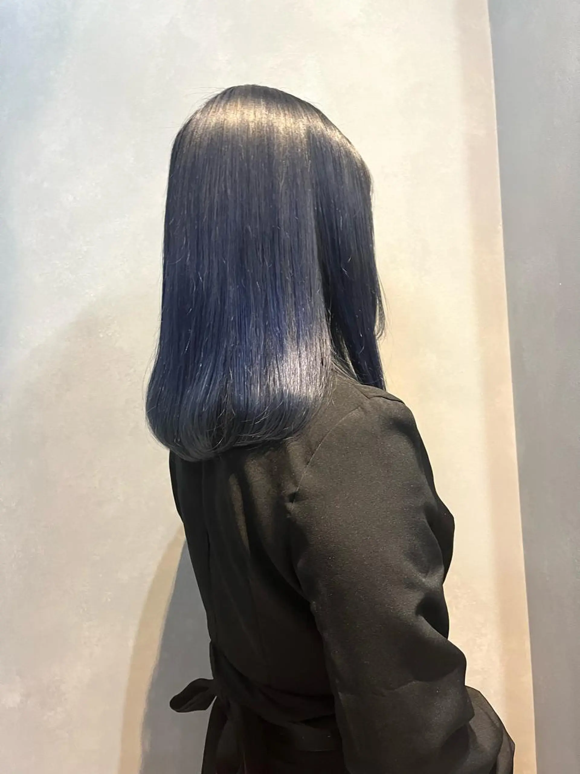 ミディアム カラー ネイビーカラー tomoka 推しカラーのヘアスタイル