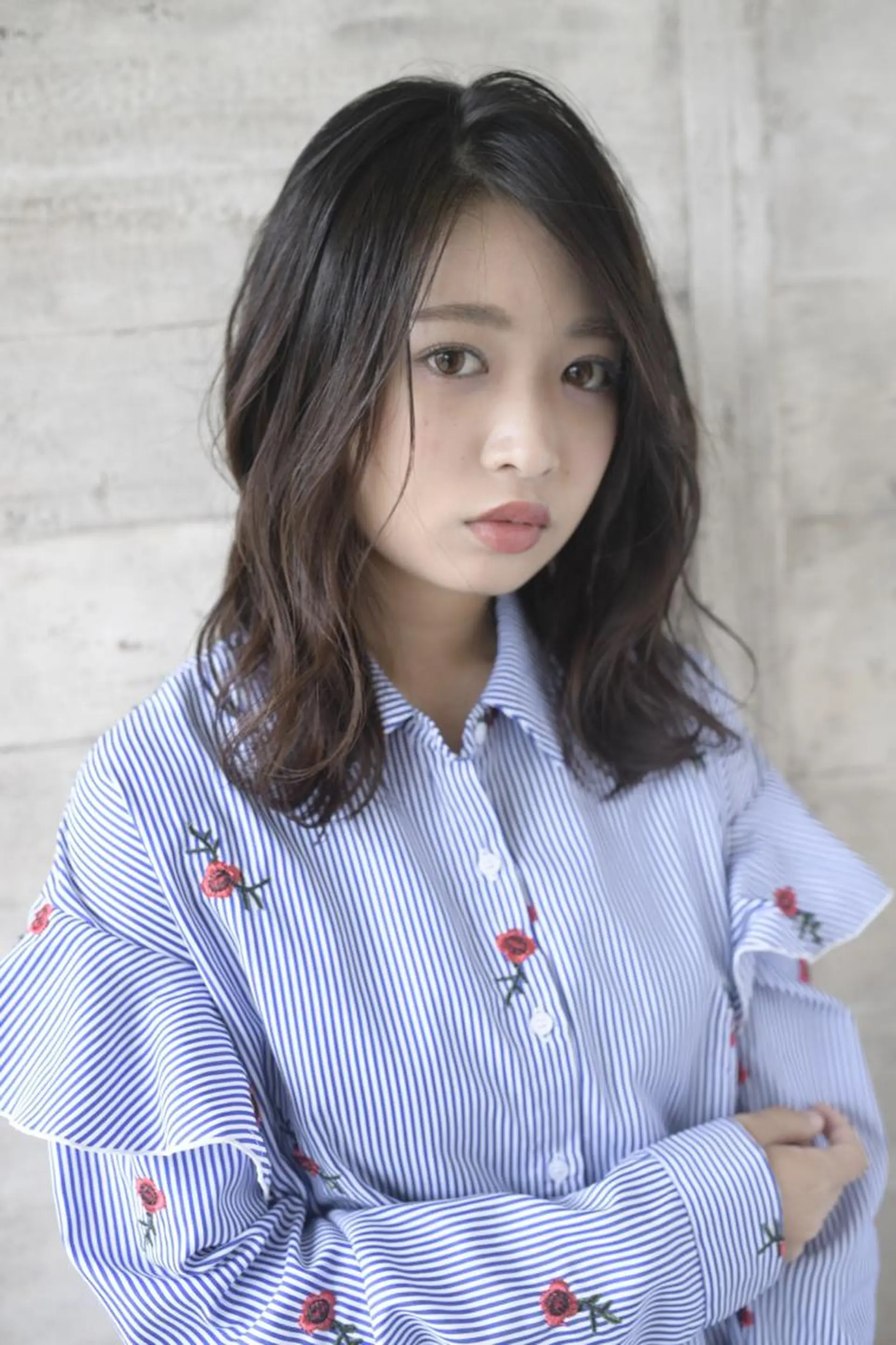 セミロング KAMIGAMI所属・KAMIGAMI SAKAEのヘアスタイル