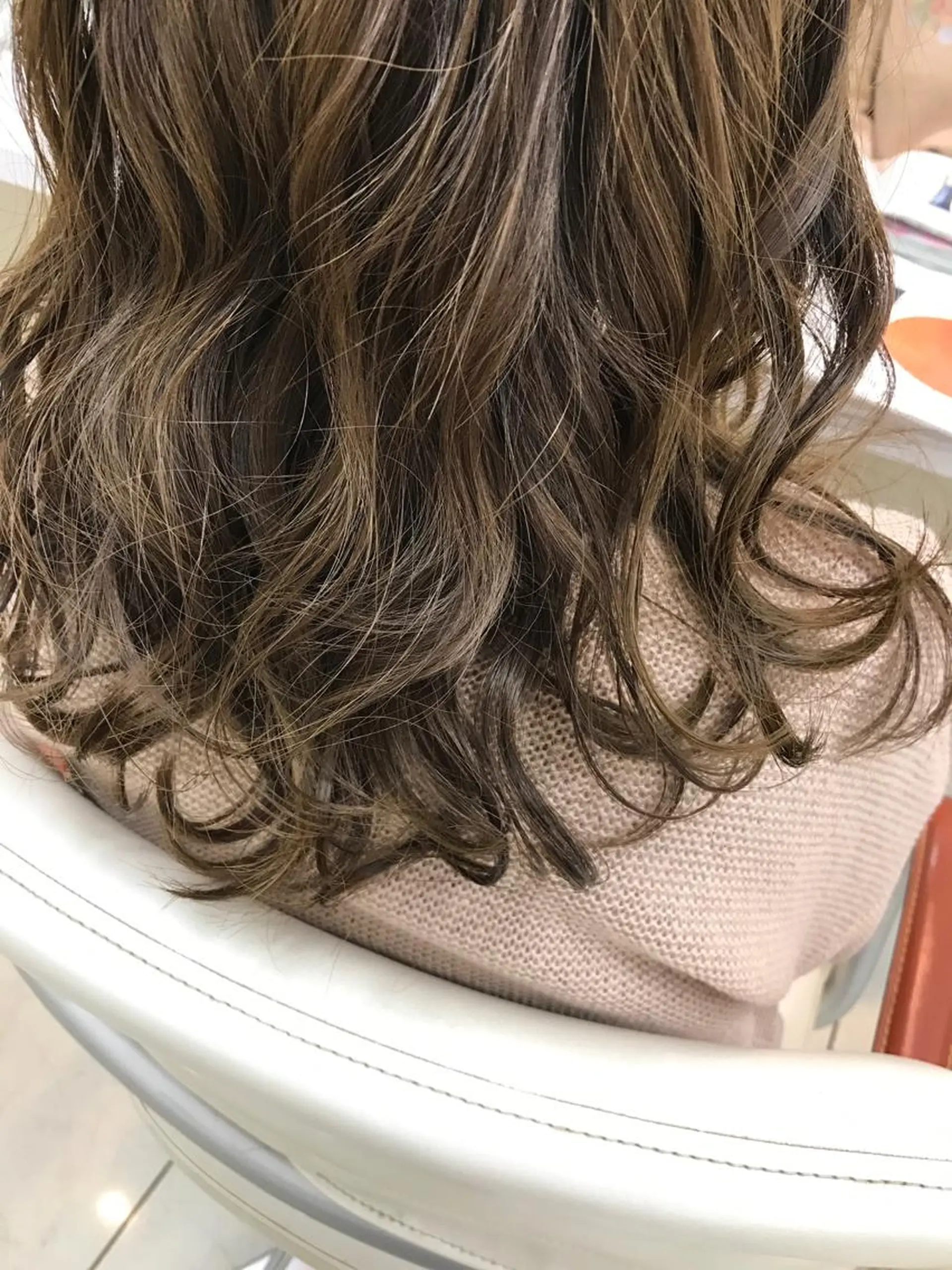 ロング カラー 艶髪ハイトーンカラー 💘kazueのヘアスタイル