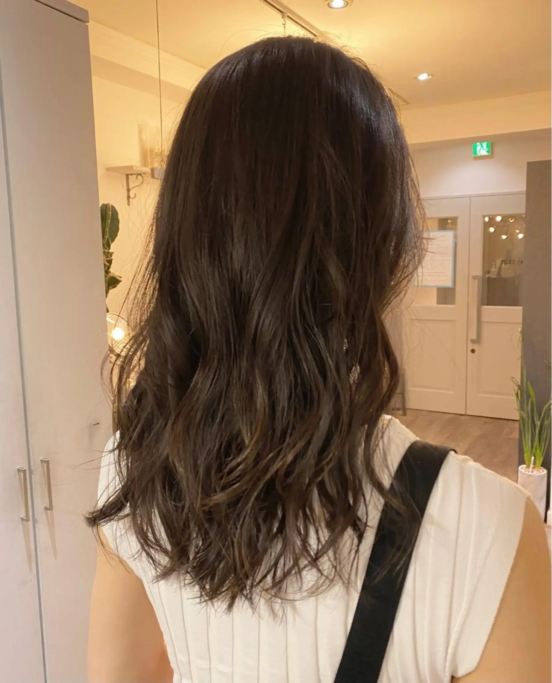 ロング レイヤーカット ボブ/透明感カラー 岸本涼奈のヘアスタイル