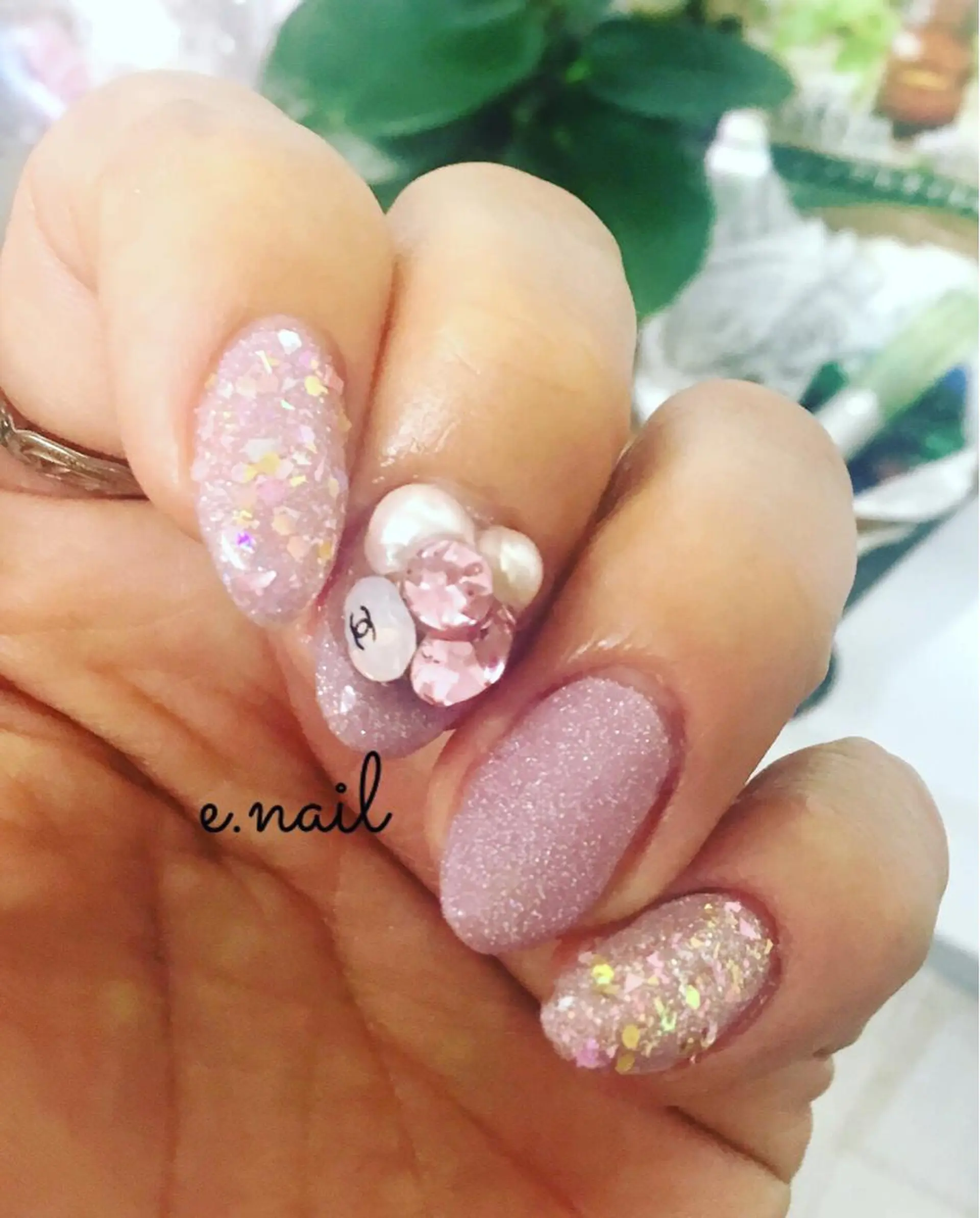 ネイル e.nail所属・和賀井 恵理のネイルデザイン