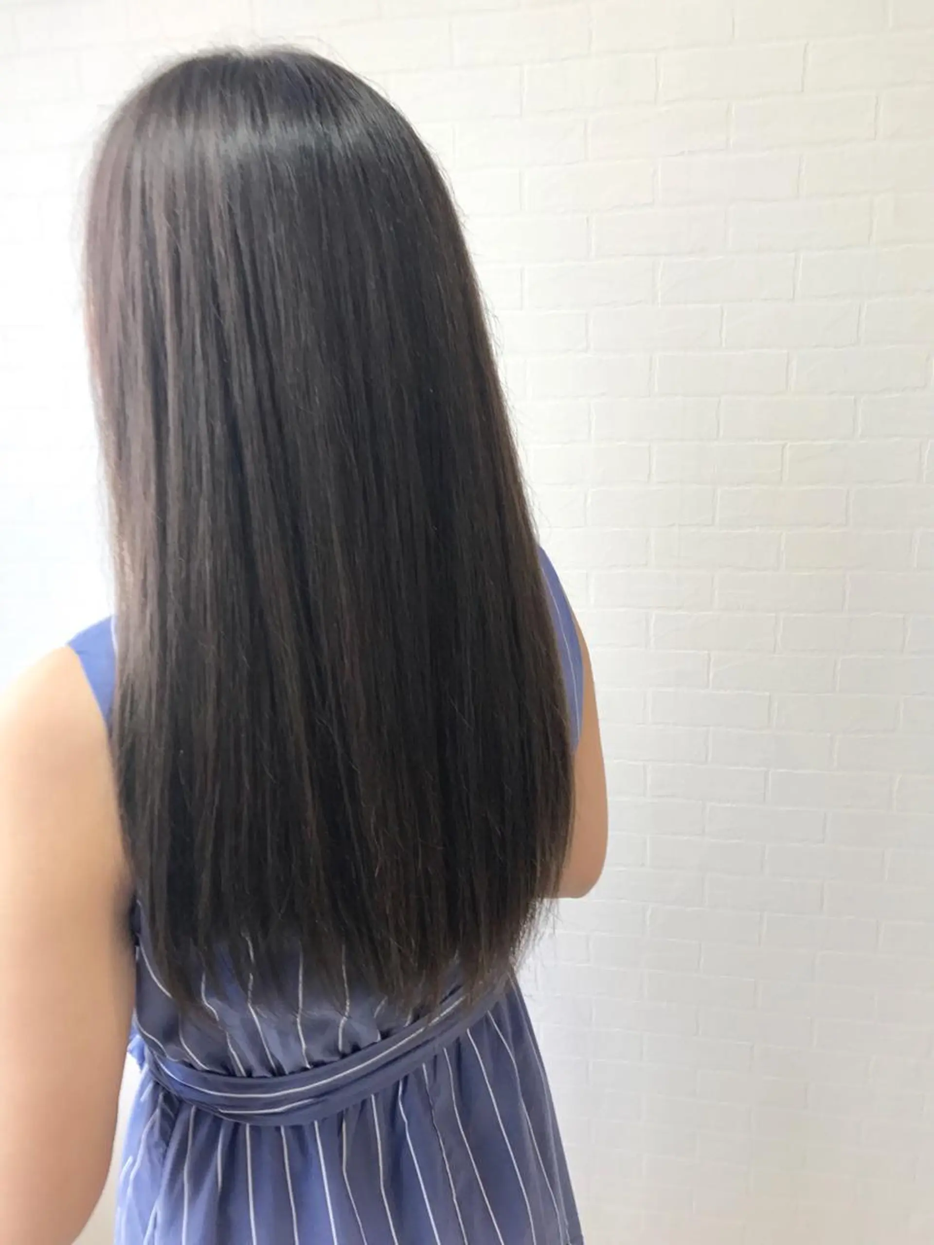 カラー ダークグレー カット ヘアカラー トリートメント 💜ツヤヘアケア🩷 サトウシュンスケのヘアスタイル