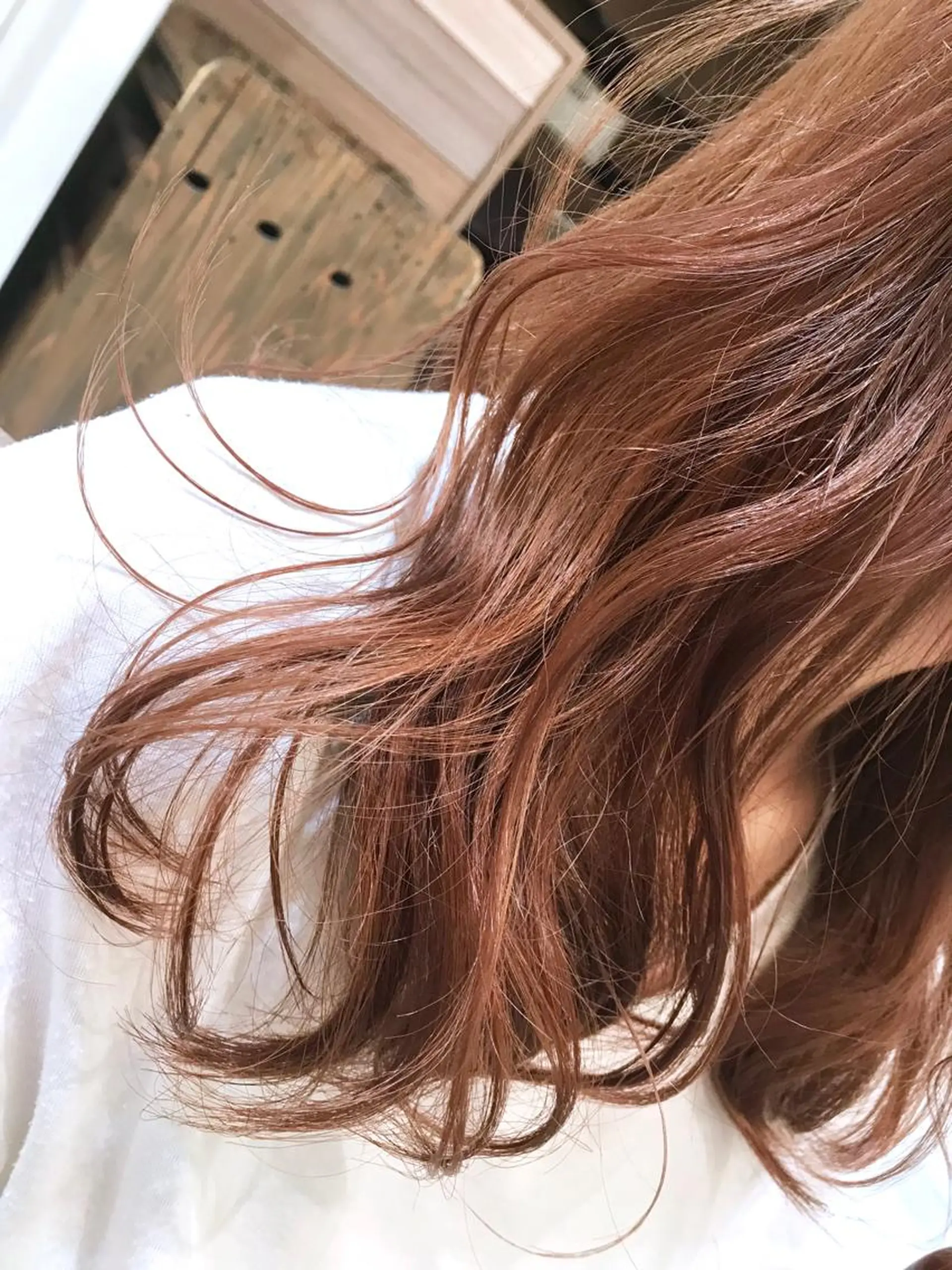 セミロング カラー ハイライトカラー オレンジ ハイライト ヘアカラー トリートメント ウエモト　タク ショート/レイヤーのヘアスタイル