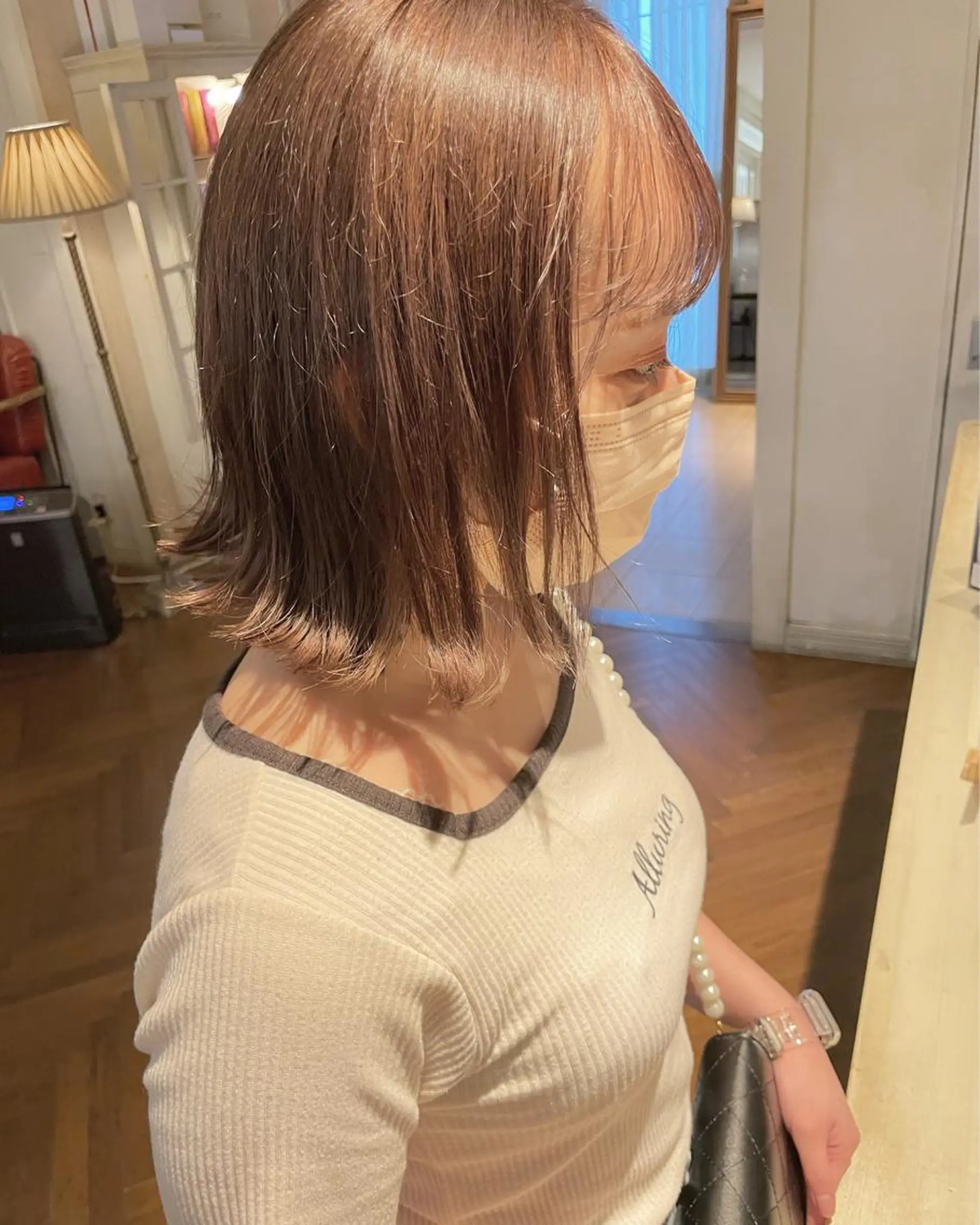 ショート カラー ぱつっとボブ 古家 佑真のヘアスタイル
