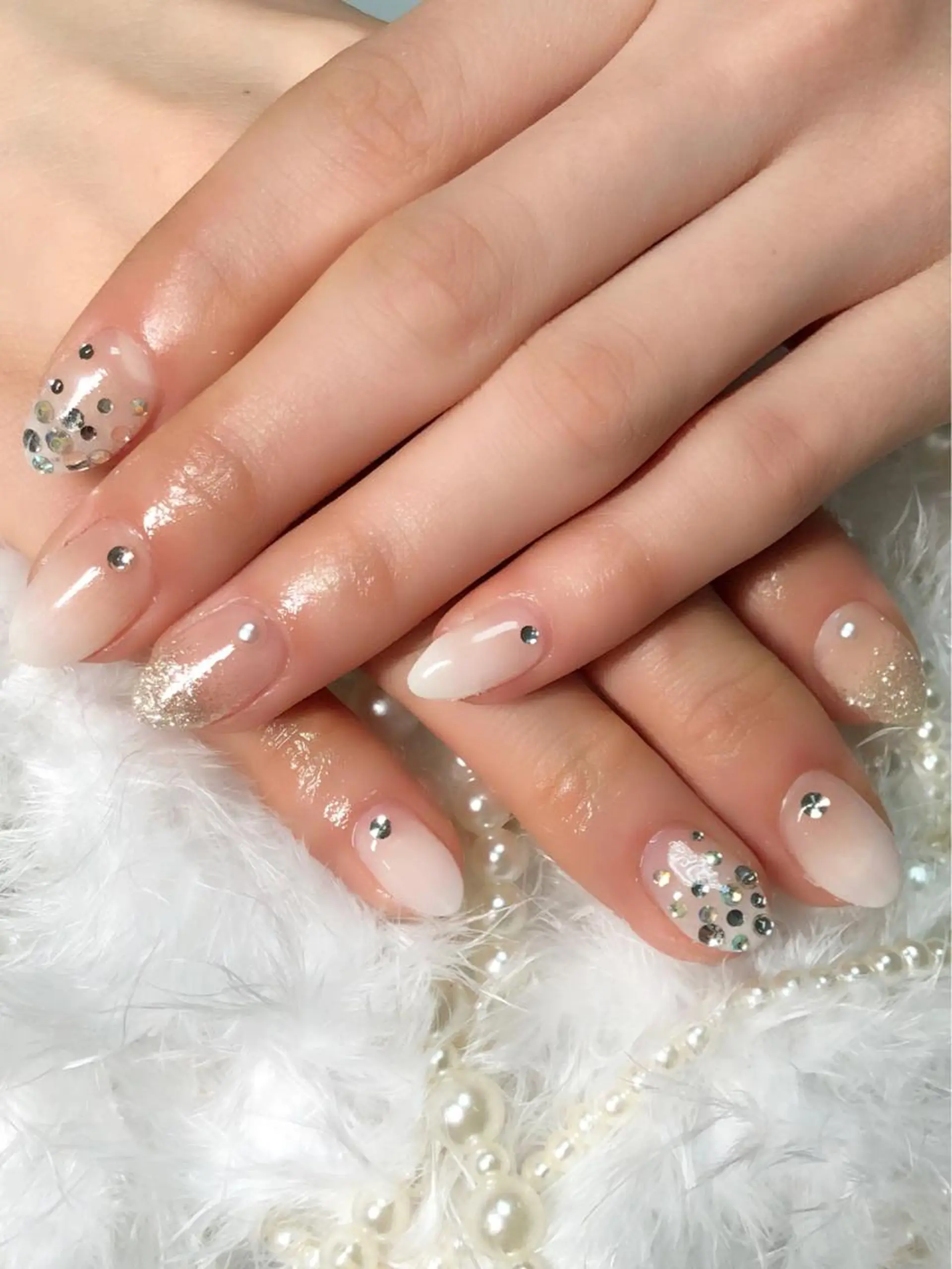 ネイル グラデーション ラメ(グリッター) シンプルネイル ストーンネイル ハンドネイル CITRAtotal beautyのネイルデザイン