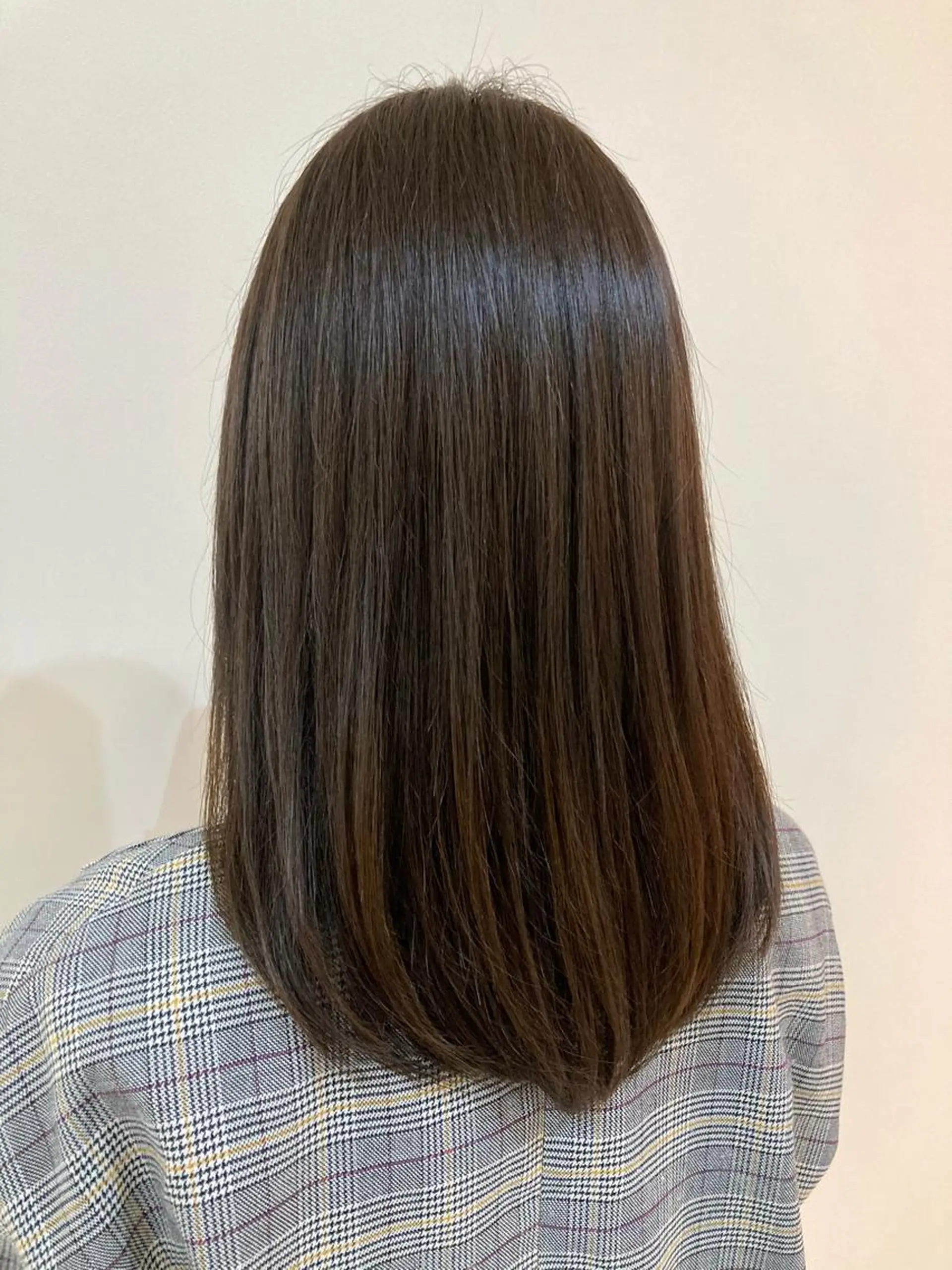 セミロング カット 縮毛矯正 品田 真里のヘアスタイル