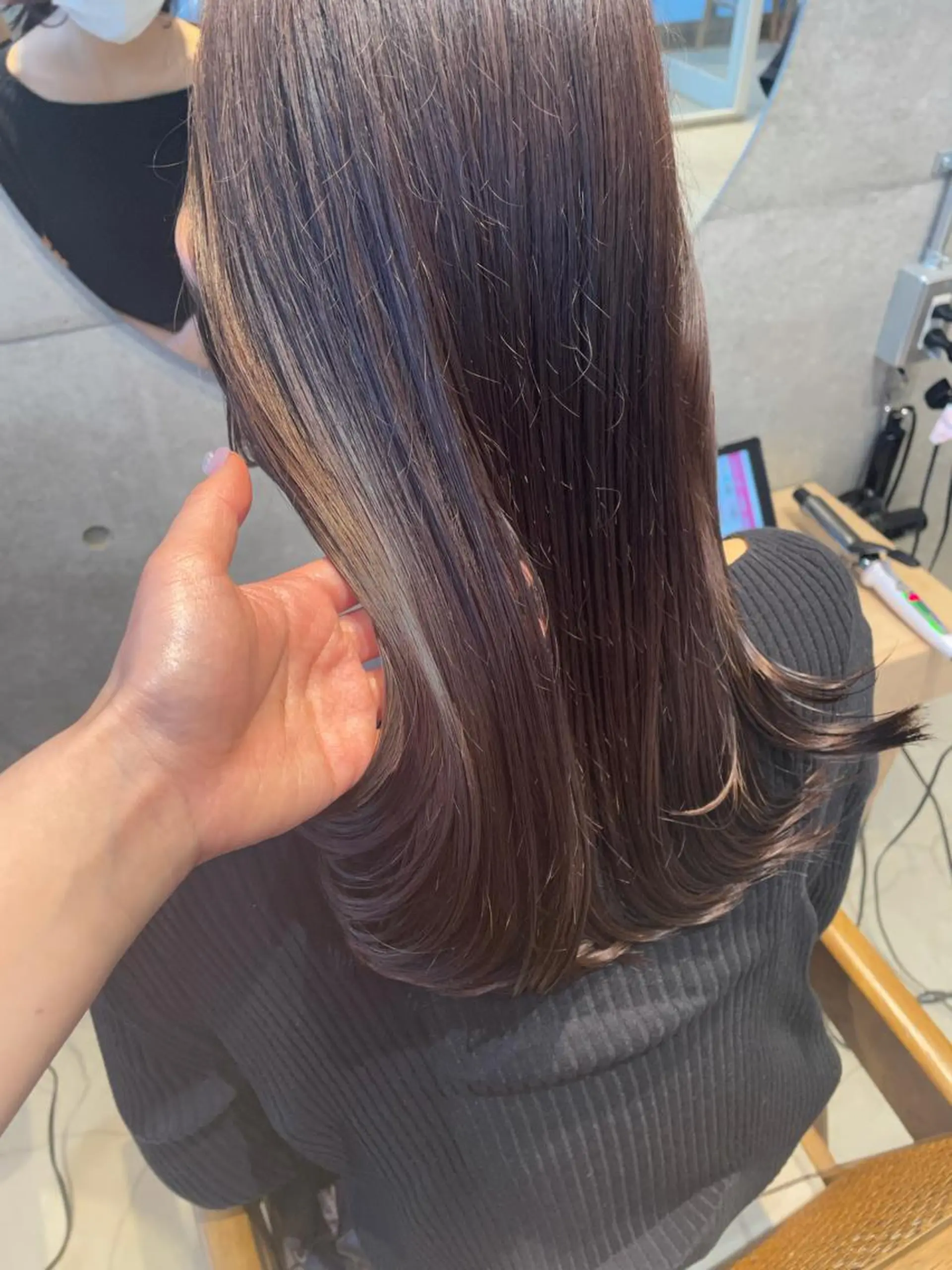 セミロング カラー ブラウンカラー ラベンダーカラー モカブラウン レイヤーカット🎀 kanaのヘアスタイル
