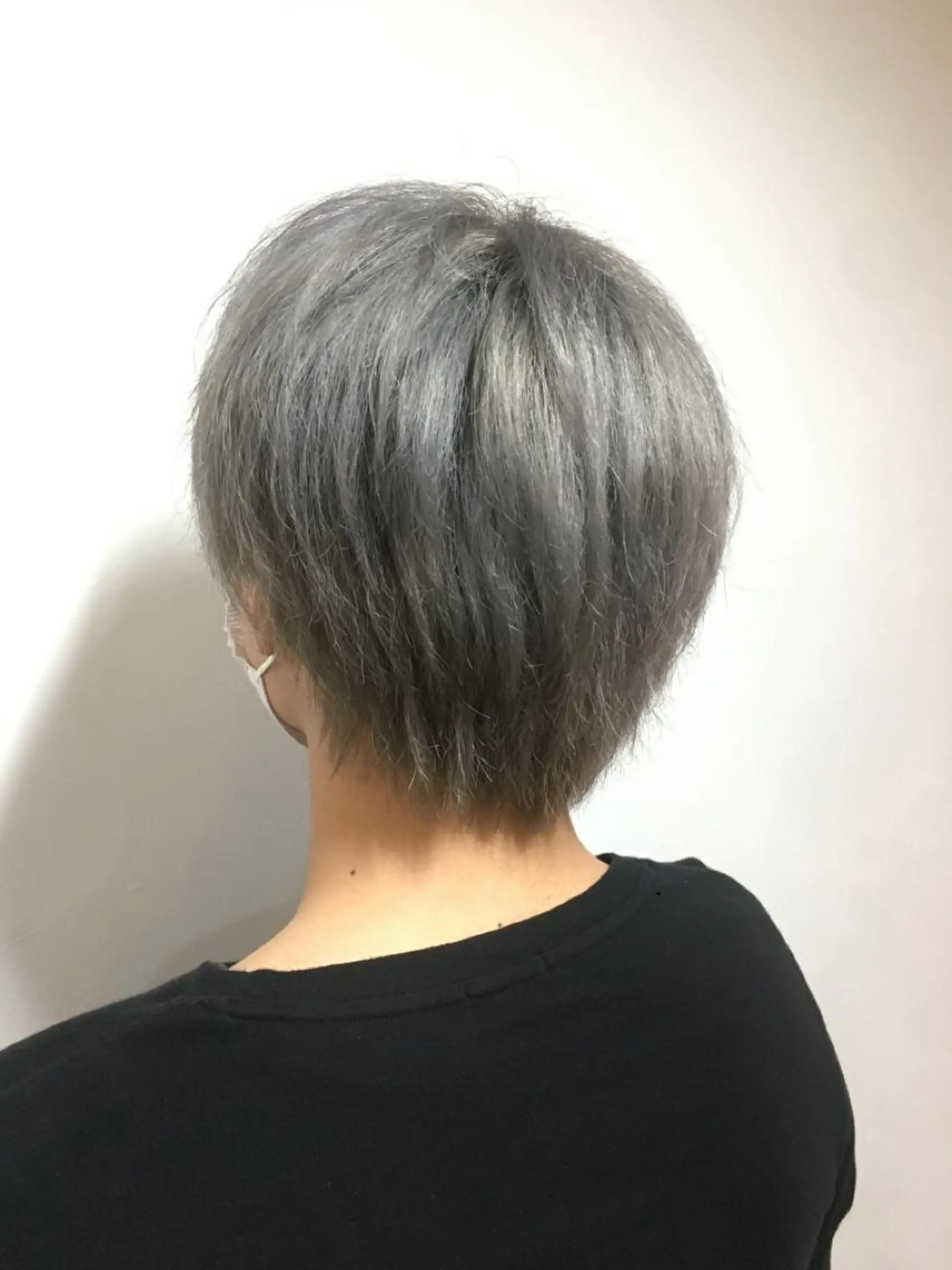 ショート カラー ヘアアレンジ メンズ メンズウルフカット シルバー ショートヘア ウルフカット カット ヘアカラー 🧶ブリーチカラー TERU🧶のヘアスタイル
