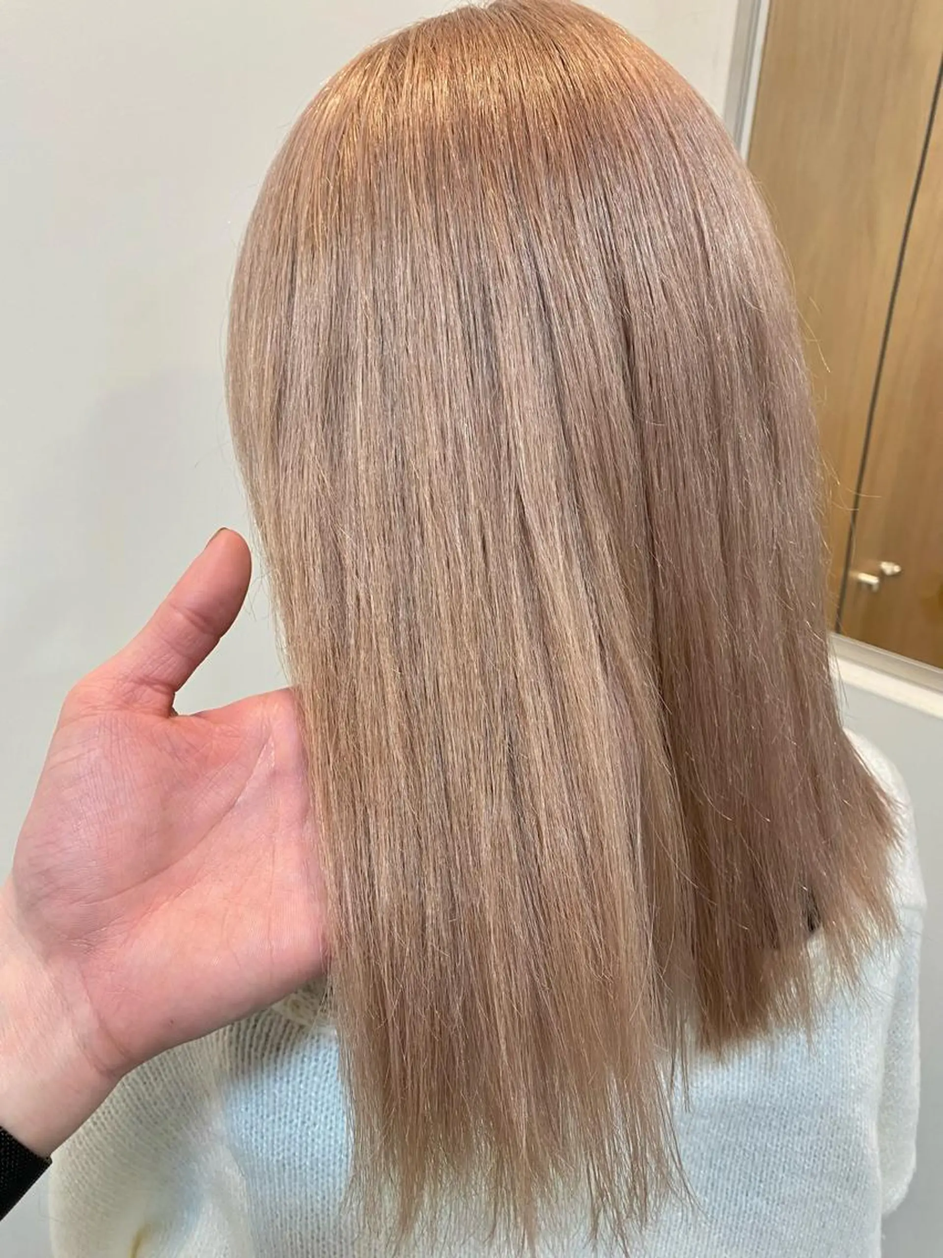 ロング カラー ベージュカラー ミルクティーベージュ ヘアカラー トリートメント 聖斗 /ハイトーン/パーマのヘアスタイル