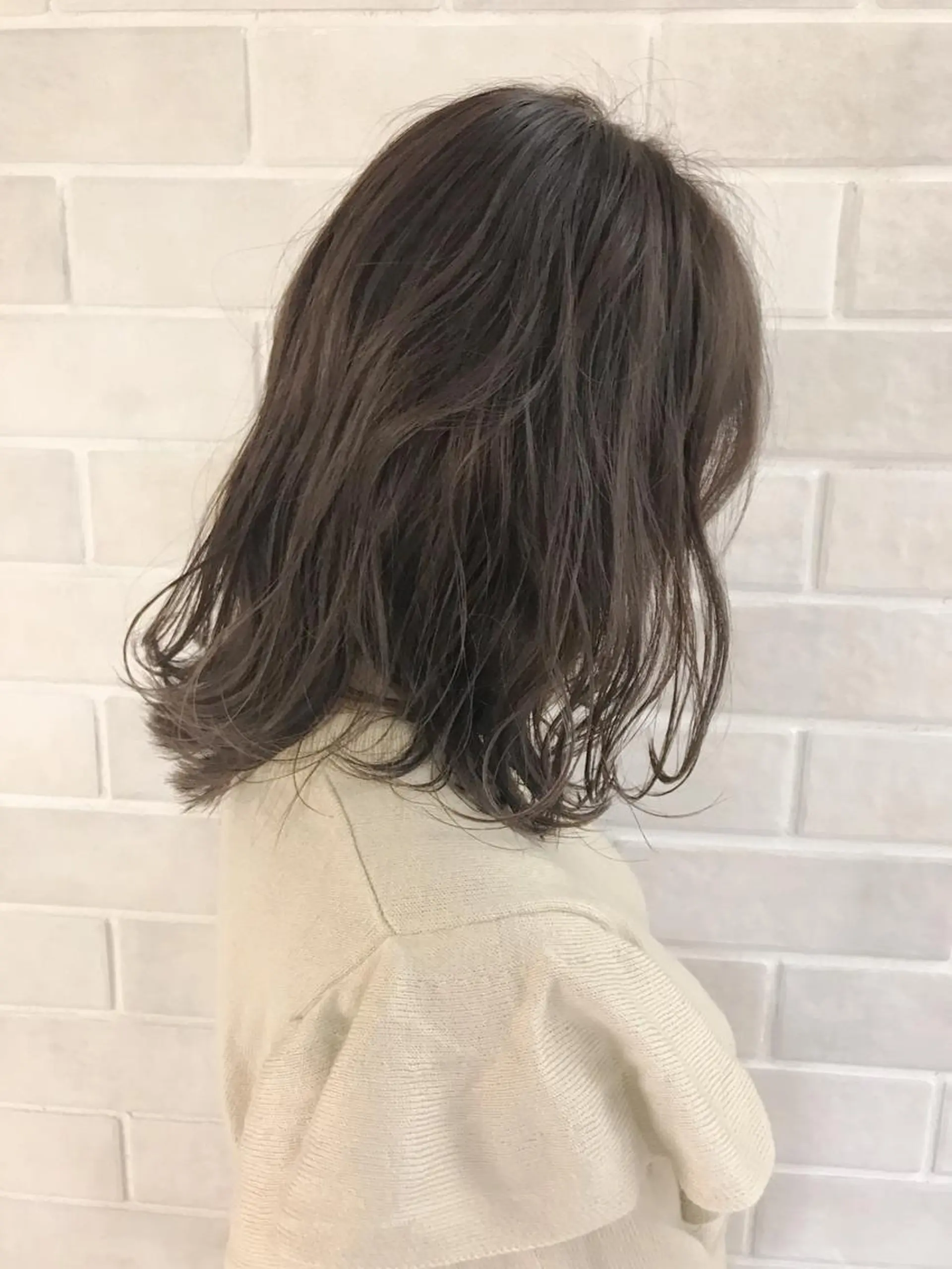 ミディアム カラー アッシュ アッシュグレー アッシュグレージュ グレージュ ハイライトカラー ✂︎マンツーマン施術 ａｙｅ✂︎のヘアスタイル