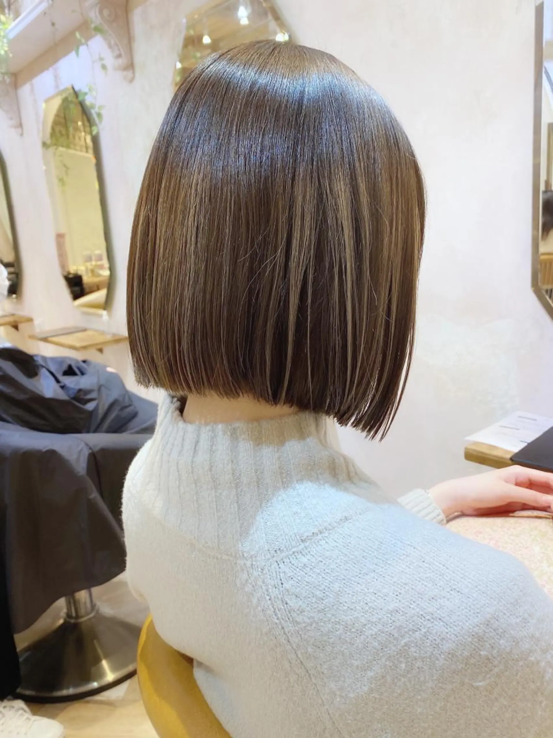ミディアム カラー ハイライトカラー ボブ ハイライト カット ヘアカラー トリートメント ツヤ髪になりたい方へ 🩷柴田知亜希のヘアスタイル