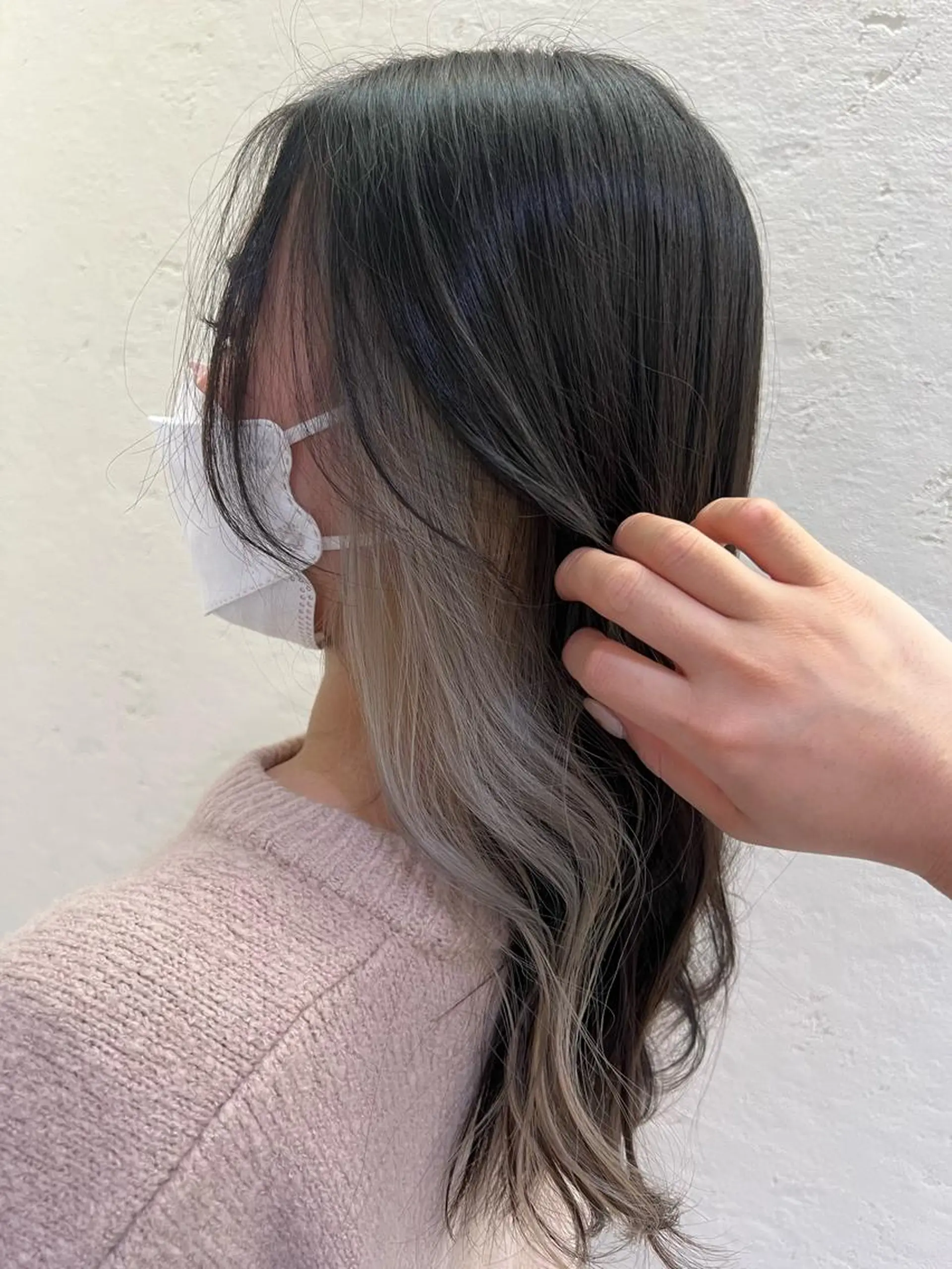 カラー グレージュ インナーカラー 長谷 朋美のヘアスタイル