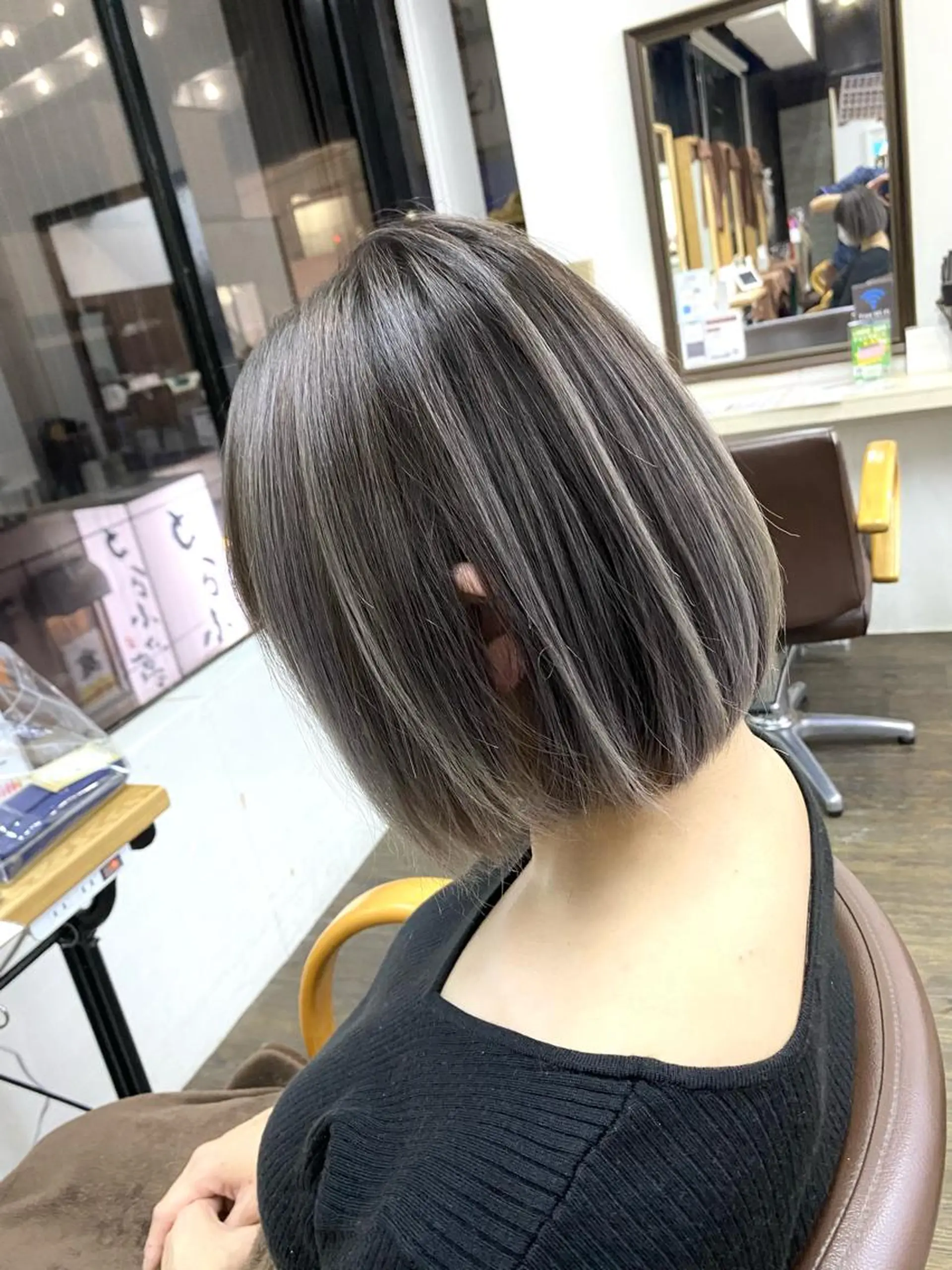 ショート カラー バレイヤージュ ブリーチ 透明感カラー ハイトーンカラー レイヤーカット XELVE所属・髪質改善♠️ KENTAROのヘアスタイル