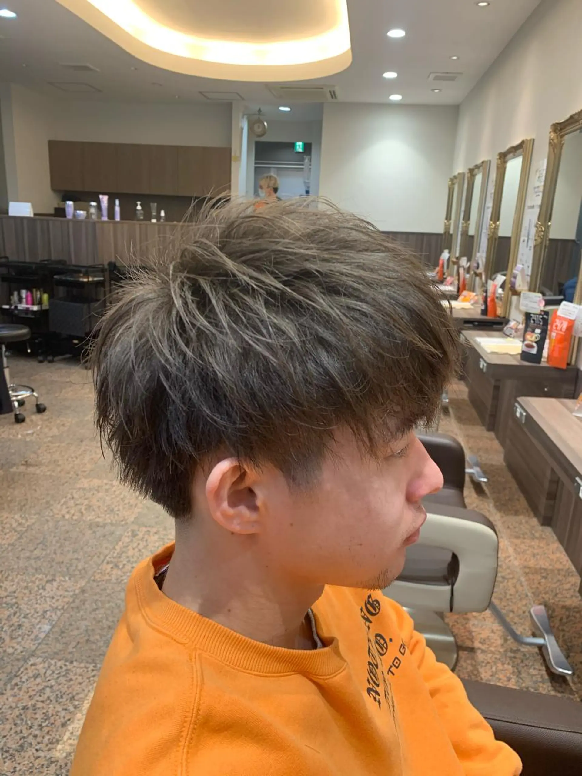 ショート カラー メンズ IwAsh中山所属・✂︎中山ブリーチ・ パーマ✂︎露木智也のヘアスタイル