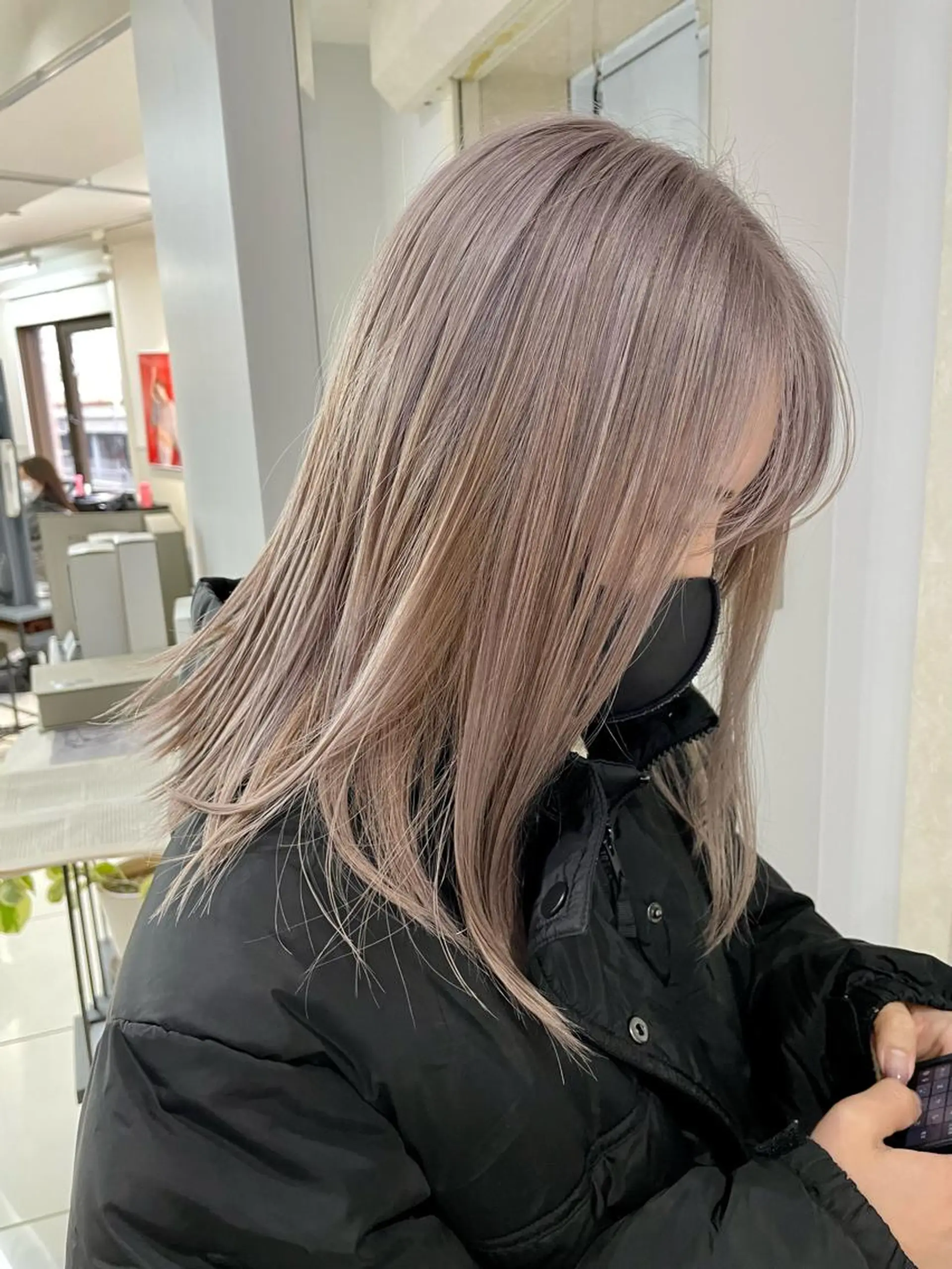 ミディアム カラー ブリーチ ラベンダーカラー vain所属・パーマウルフショート 濱田匠のヘアスタイル