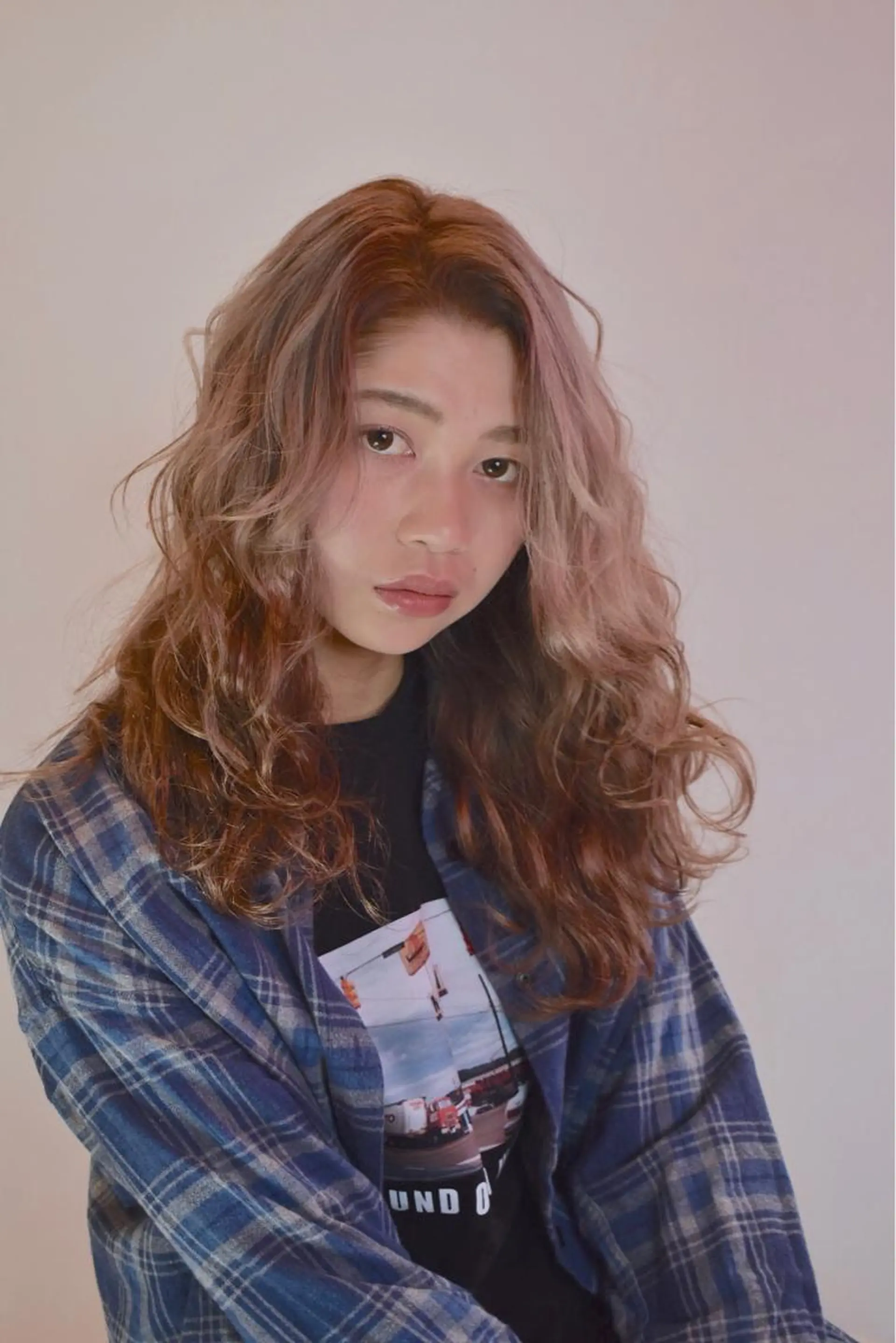 ロング カラー ベージュカラー ハイトーンカラー ミルクティーベージュ カット ヘアカラー トリートメント ✨髪質改善縮毛矯正✨ 宇田川修平のエステ・リラクイメージ