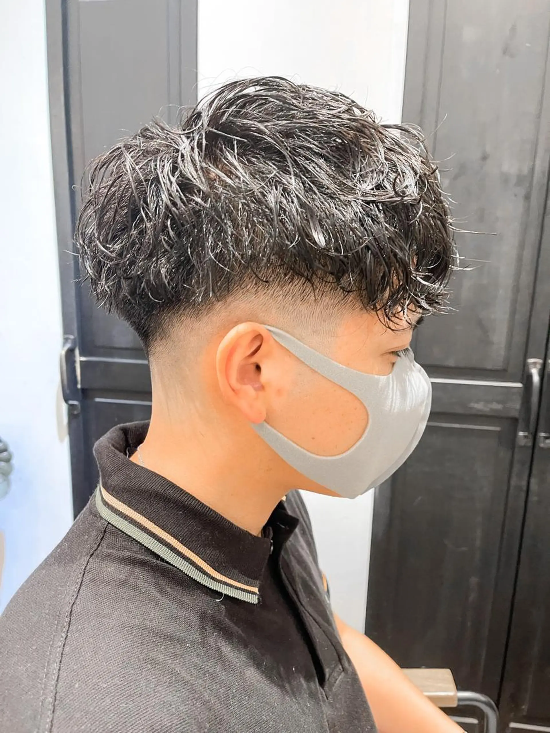 ショート パーマ メンズ フェードカット メンズパーマ スキンフェード スパイラルパーマ カット パーマ トリートメント ヘアセット lana hair 新宿 髪質改善トリートメント 新宿三丁目所属・新宿メンズパーマ TAKE曲がる縮毛のヘアスタイル
