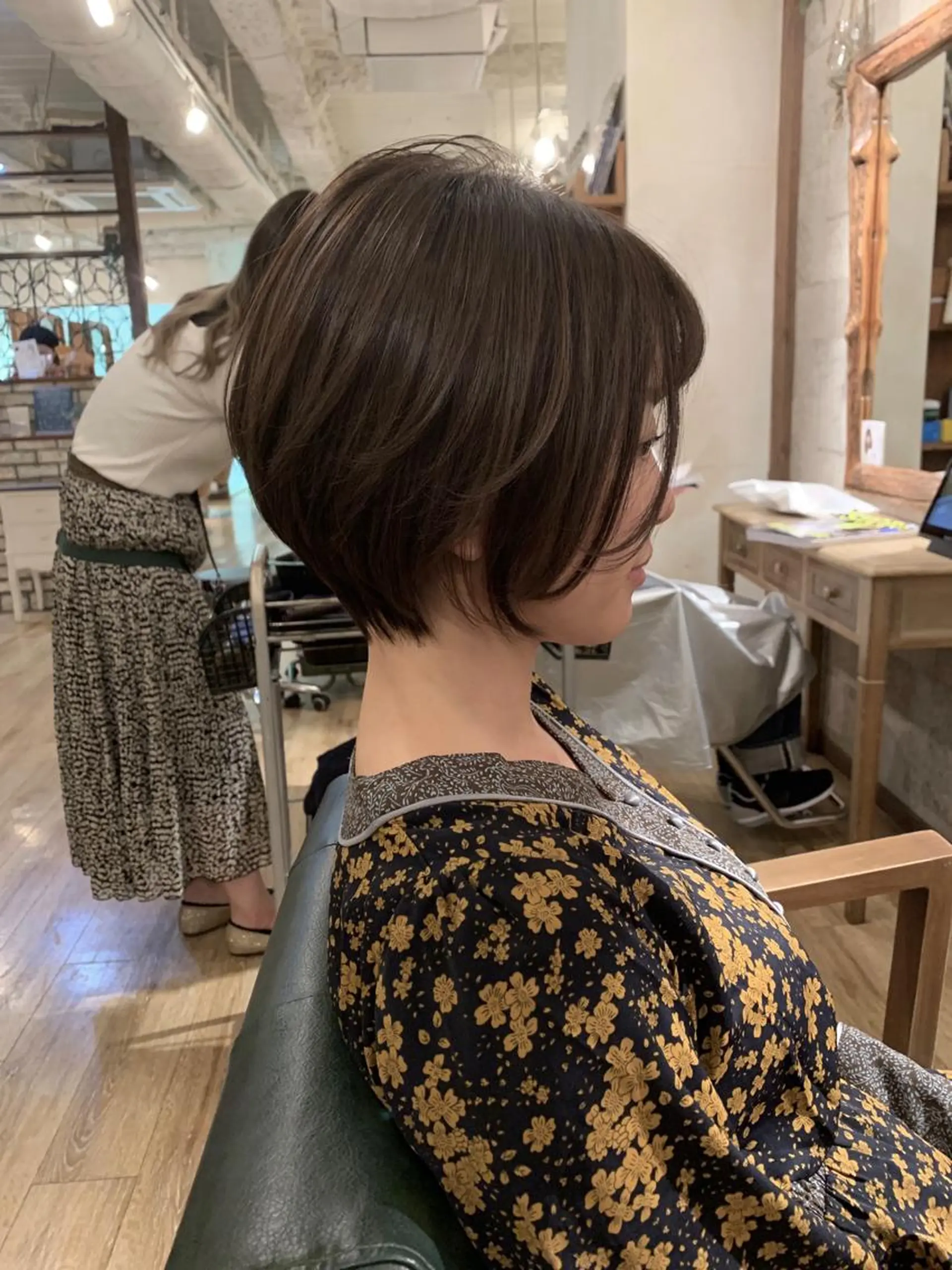 ショート カラー アッシュ イルミナカラー くびれヘア カット ヘアカラー トリートメント SALOWIN(サロウィン)広島並木通り所属・田村和範/似合わせ カラー/縮毛矯正のヘアスタイル
