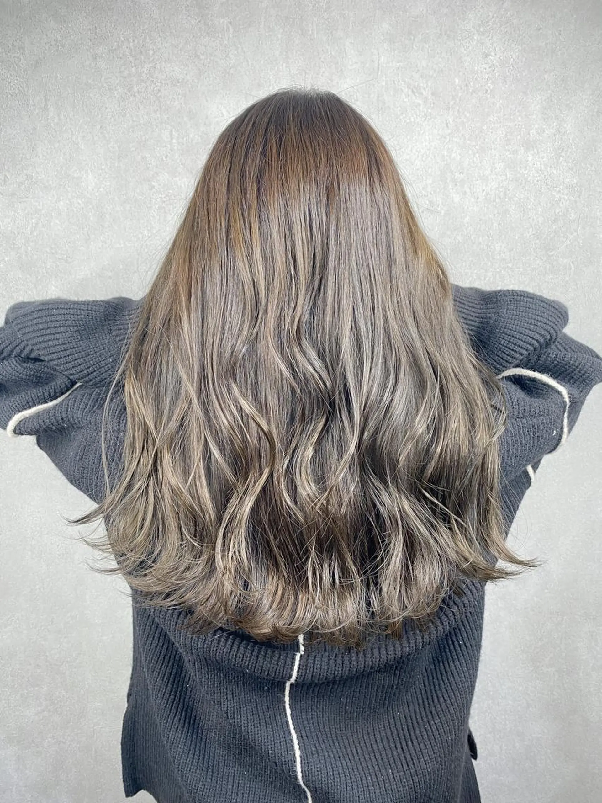 ロング ヘアカラー トリートメント _White所属・ＳＨＩ ＺＵのヘアスタイル