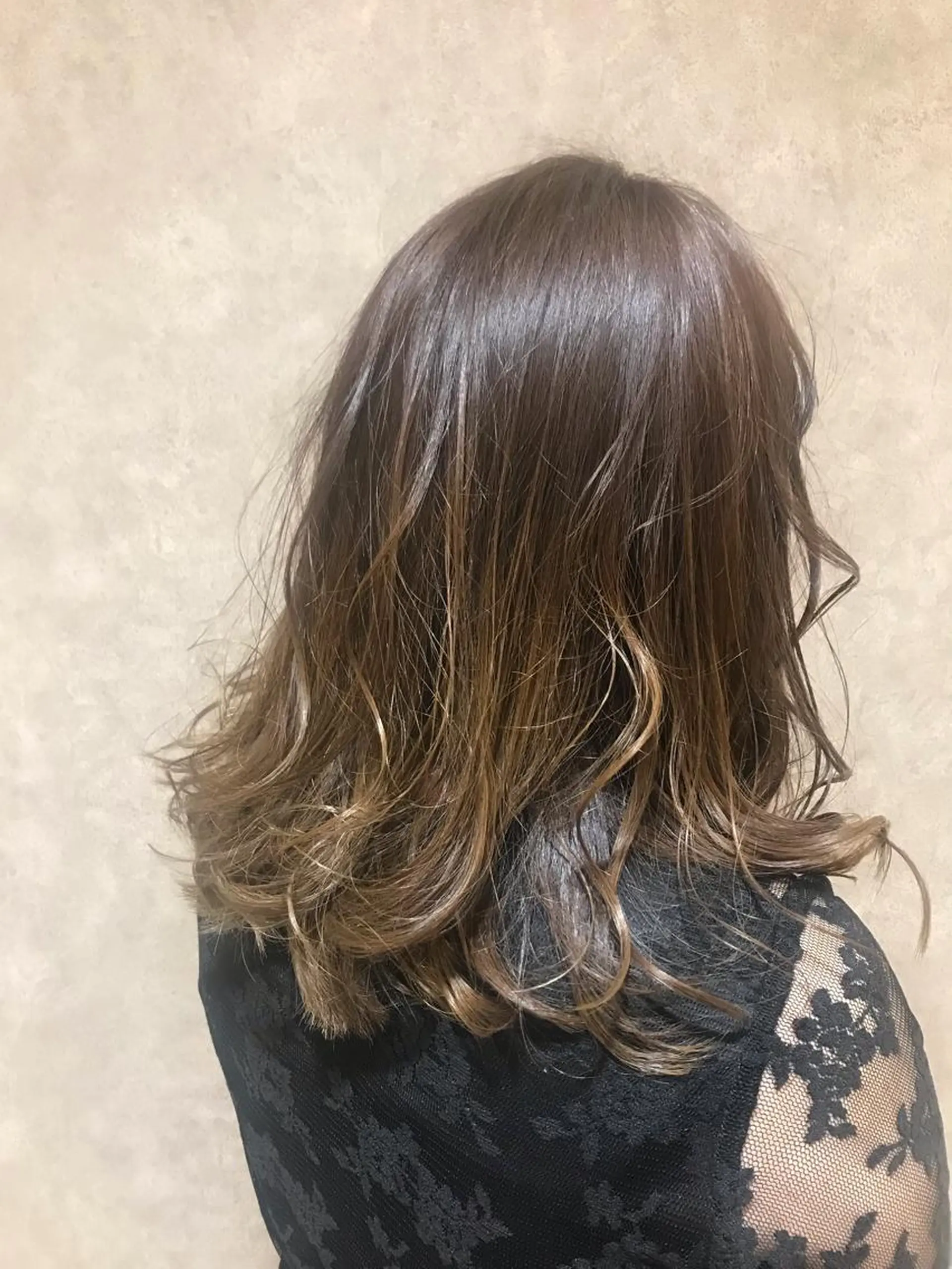 ミディアム カラー グラデーションカラー Lamp所属・ショート／透明感 カラー加治竜汰💡のヘアスタイル