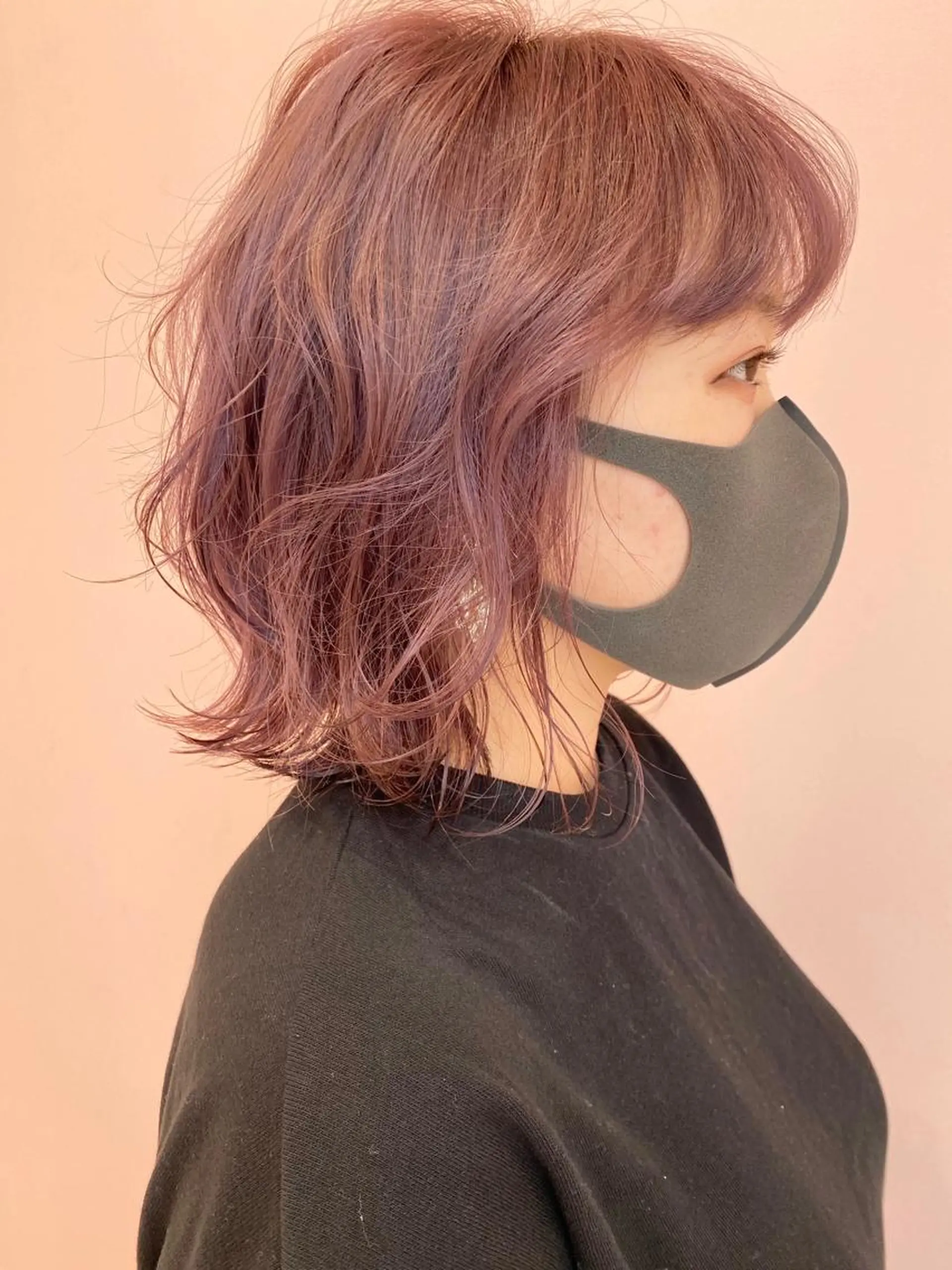 ショート パープルカラー カット ヘアカラー トリートメント 西本 夏美のヘアスタイル