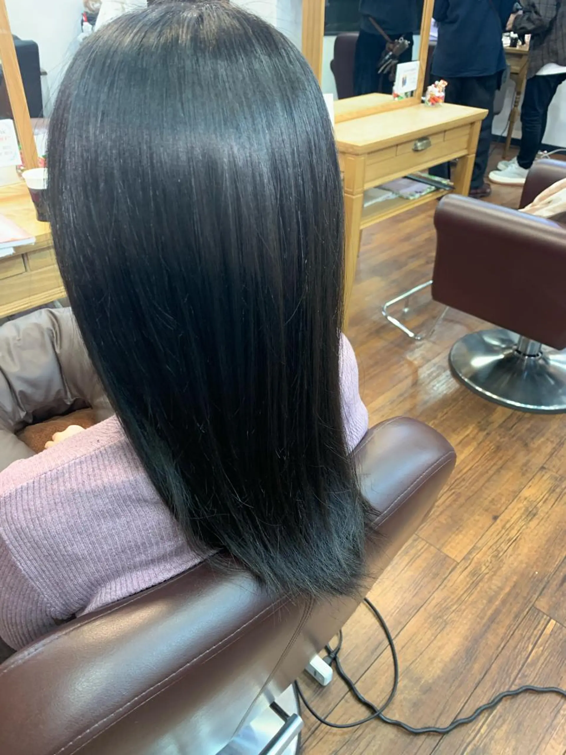 ロング レイヤーカット、 大人可愛い　中村美羅のヘアスタイル