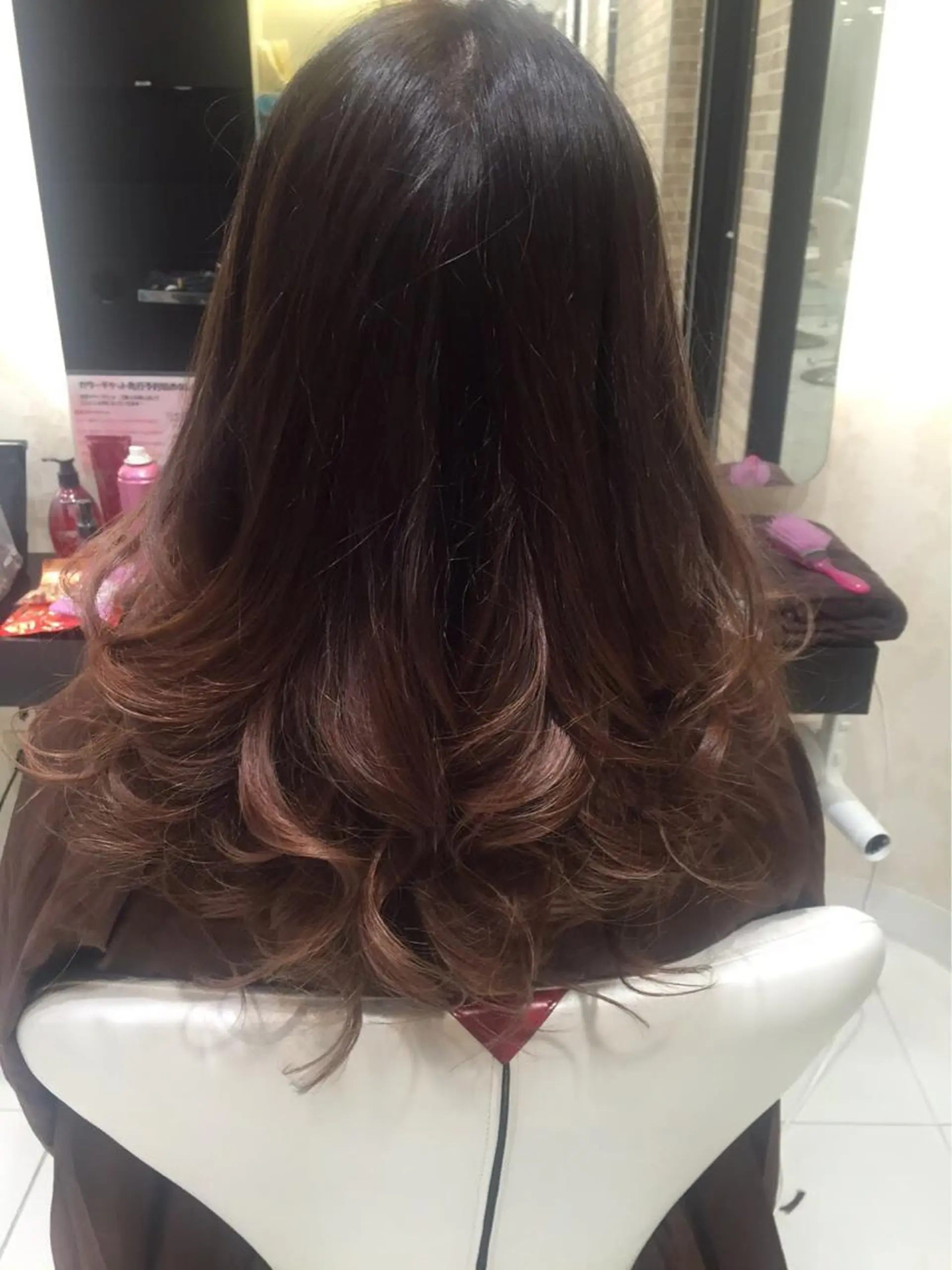 ロング カラー アッシュ ブリーチ ダークアッシュ グラデーションカラー ブリーチなしカラー Renatus店長 金子裕美のヘアスタイル