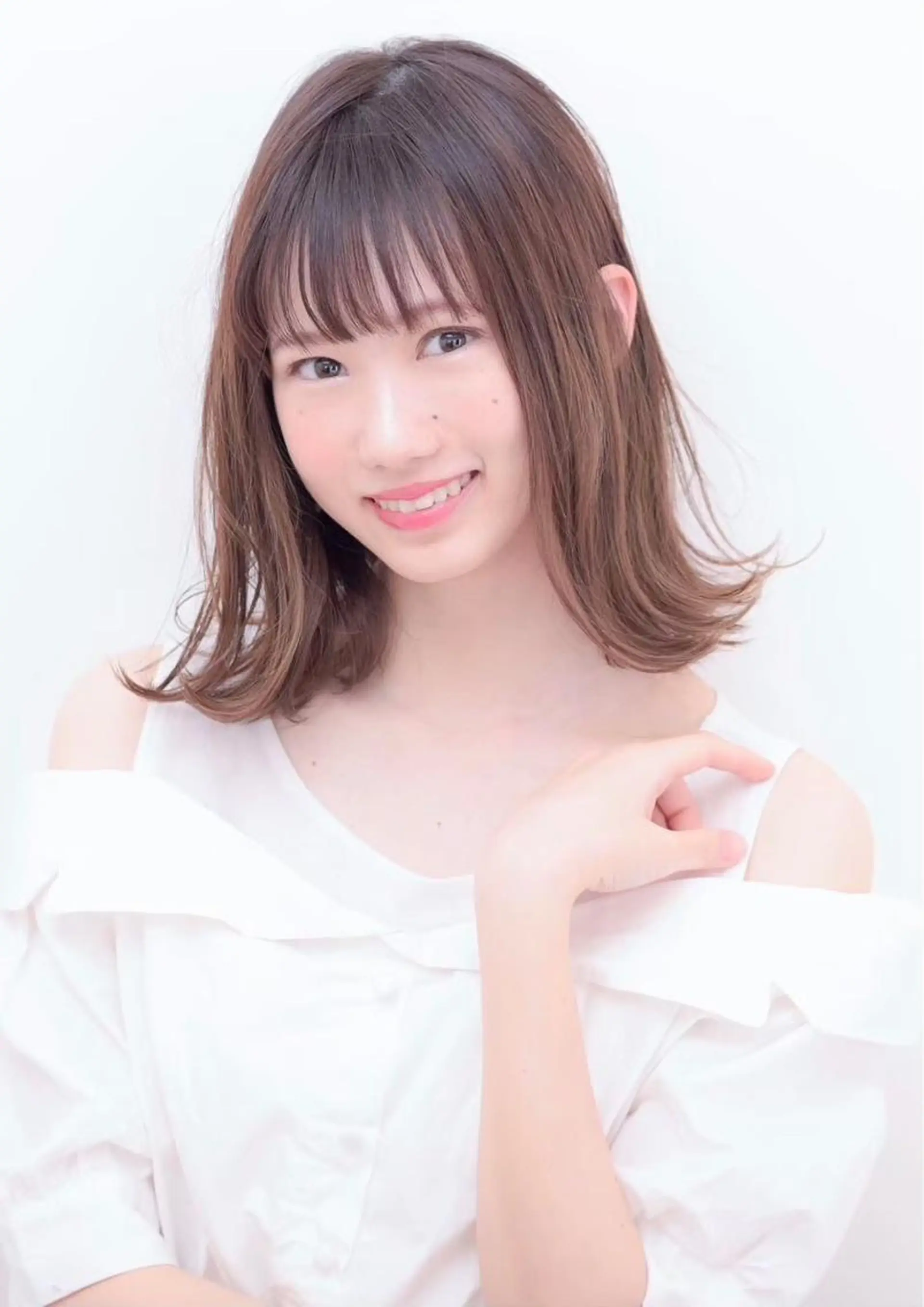 ミディアム カラー パーマ ヘアアレンジ カット 縮毛矯正 トリートメント 公式 Ease by amble luxeのヘアスタイル