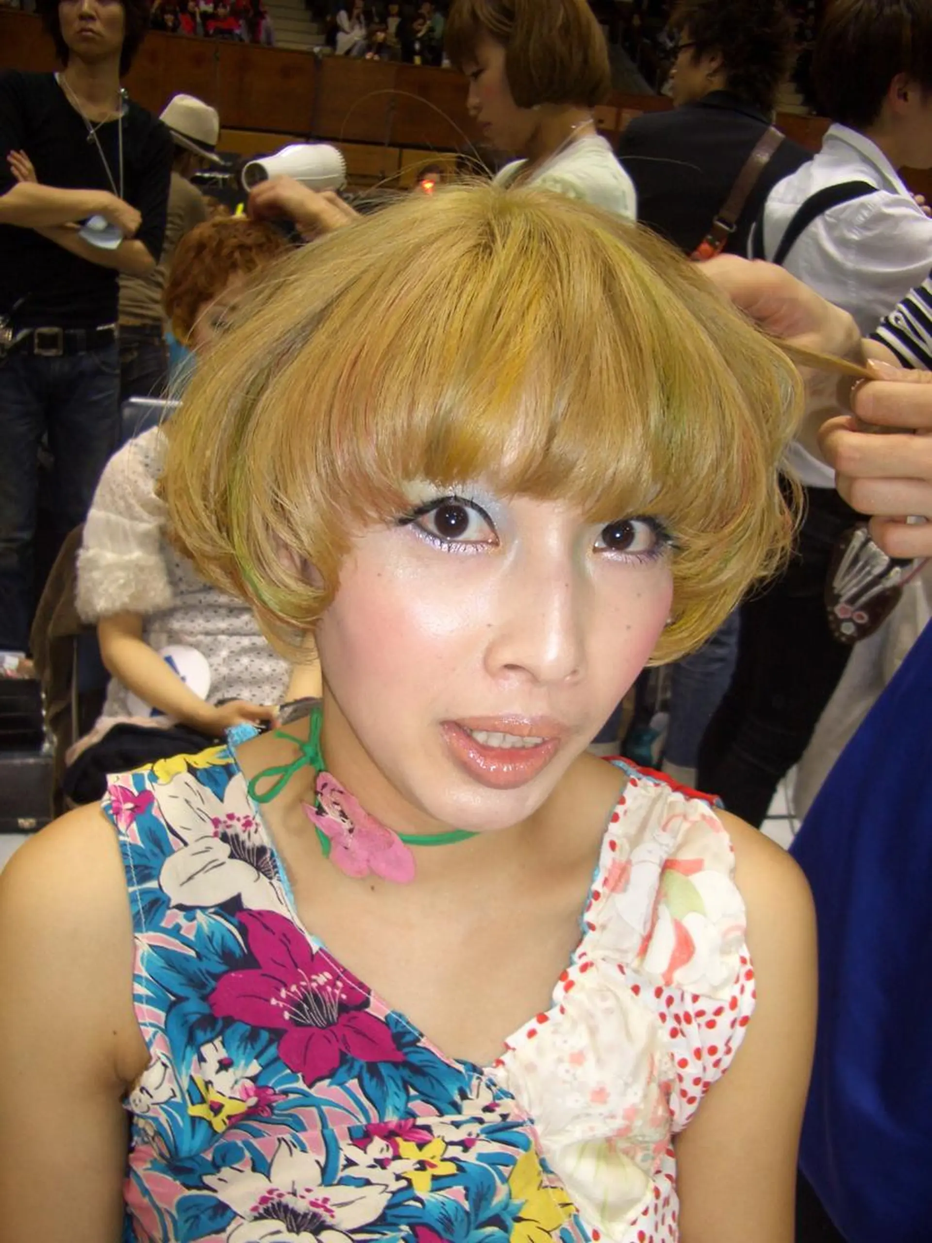 ショート イエローカラー ポルタカリーナサロン yukariのヘアスタイル