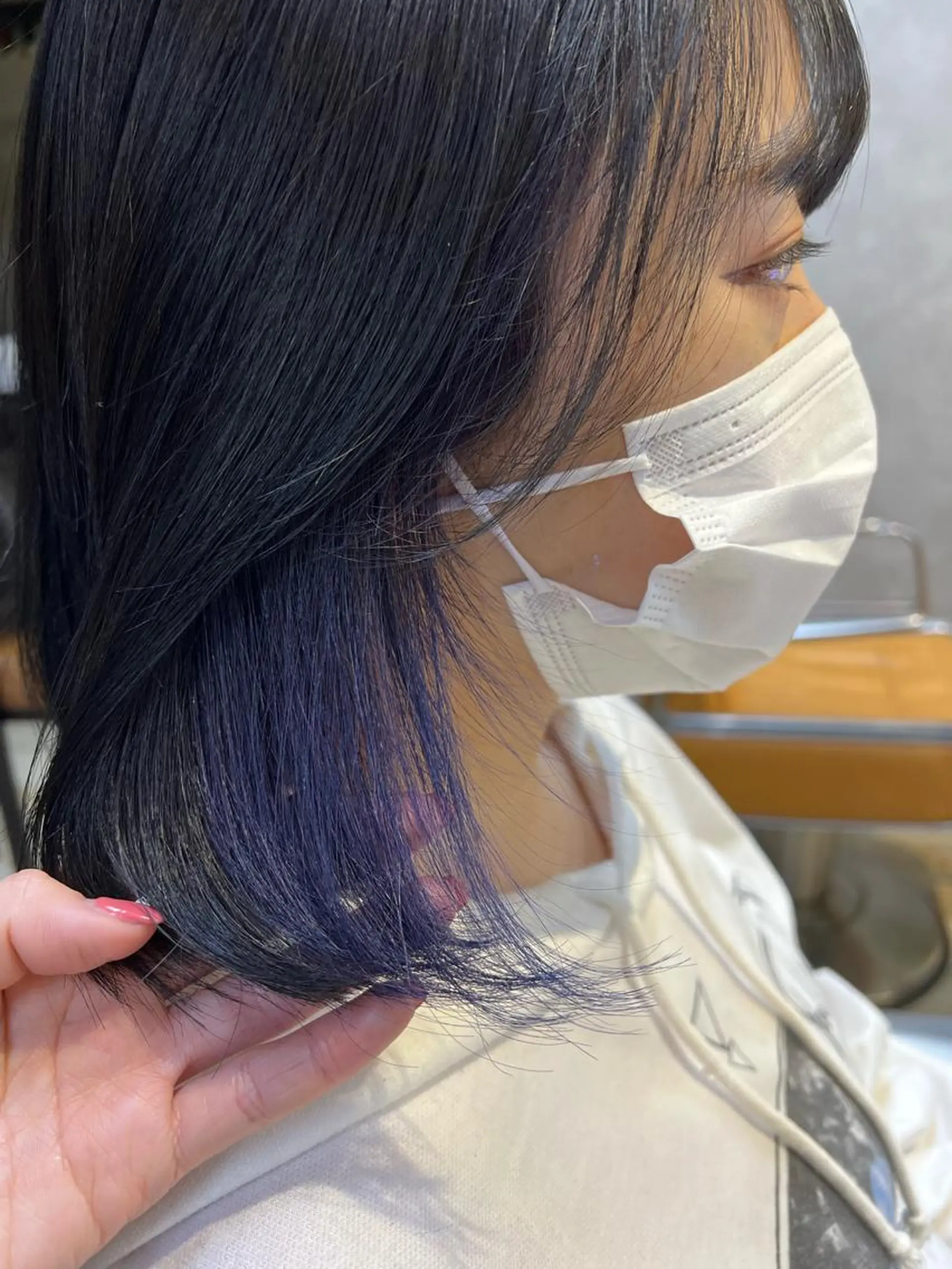 ショート カラー ヘアアレンジ 切りっぱなしボブ 黒髪 ブリーチ ブルーカラー ブルーパープル カット ヘアカラー トリートメント SALOWIN藤沢店所属・サナ🌱 切りっぱなしボブのヘアスタイル