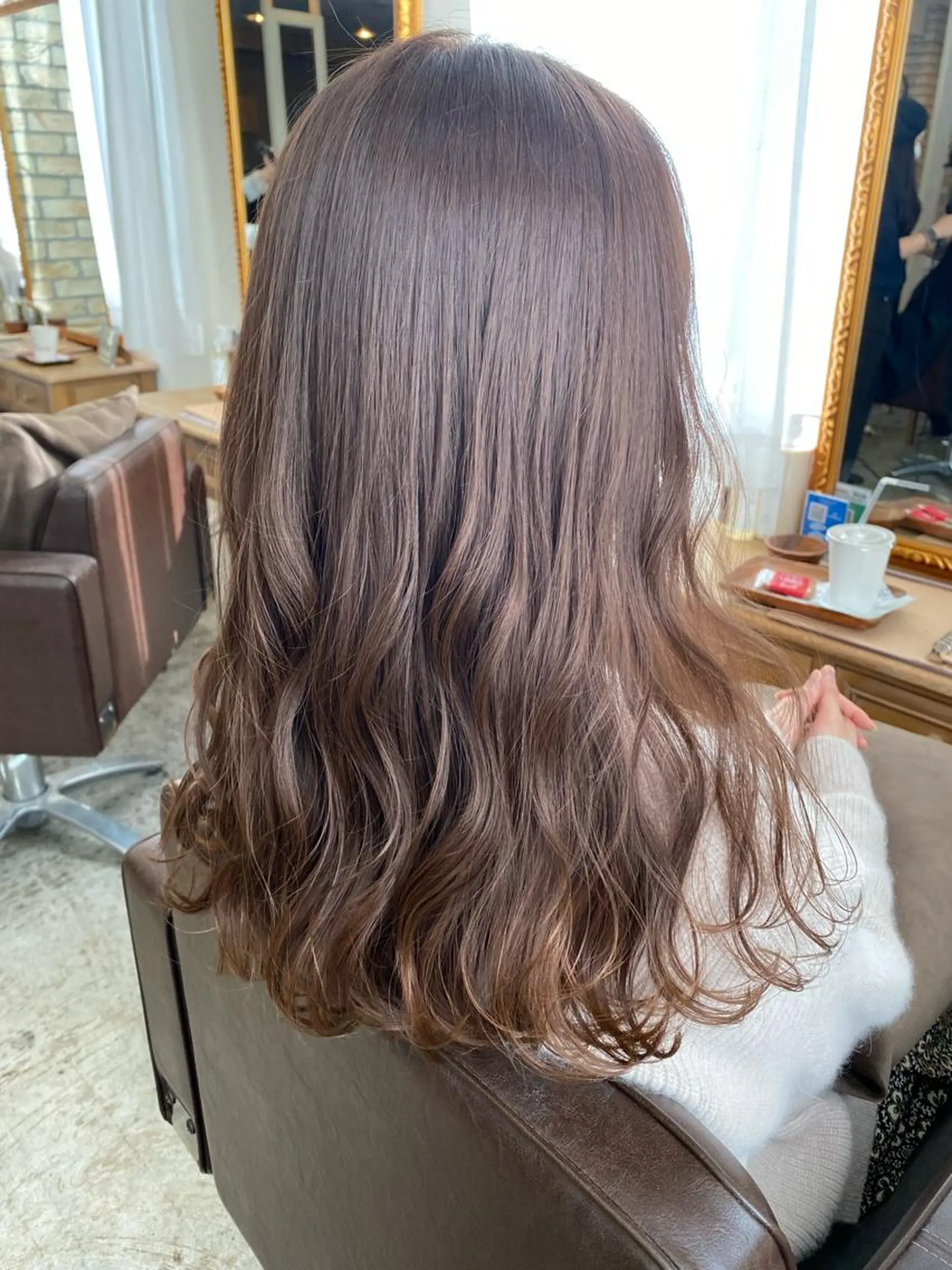 セミロング 似合わせ顔まわりカッ ト🩶瀧本美咲のヘアスタイル