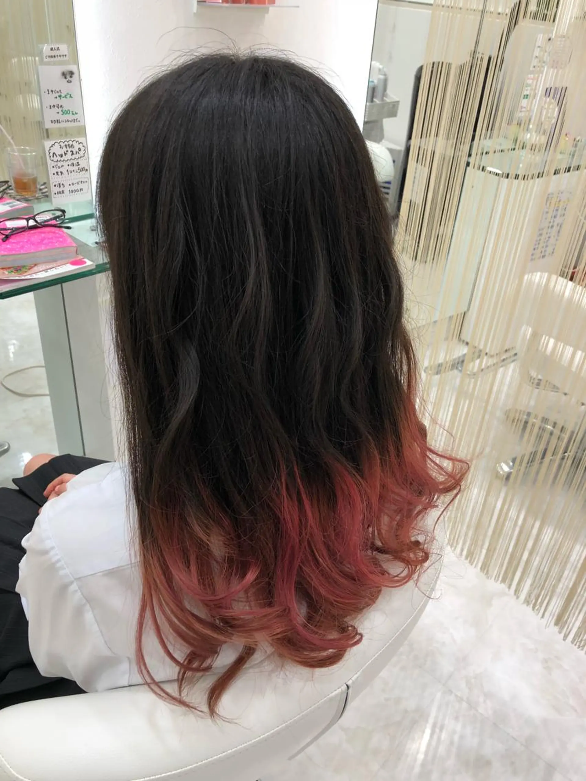 ロング カラー ブリーチ グラデーションカラー ピンクカラー hair Freak所属・佐藤 祥太のヘアスタイル