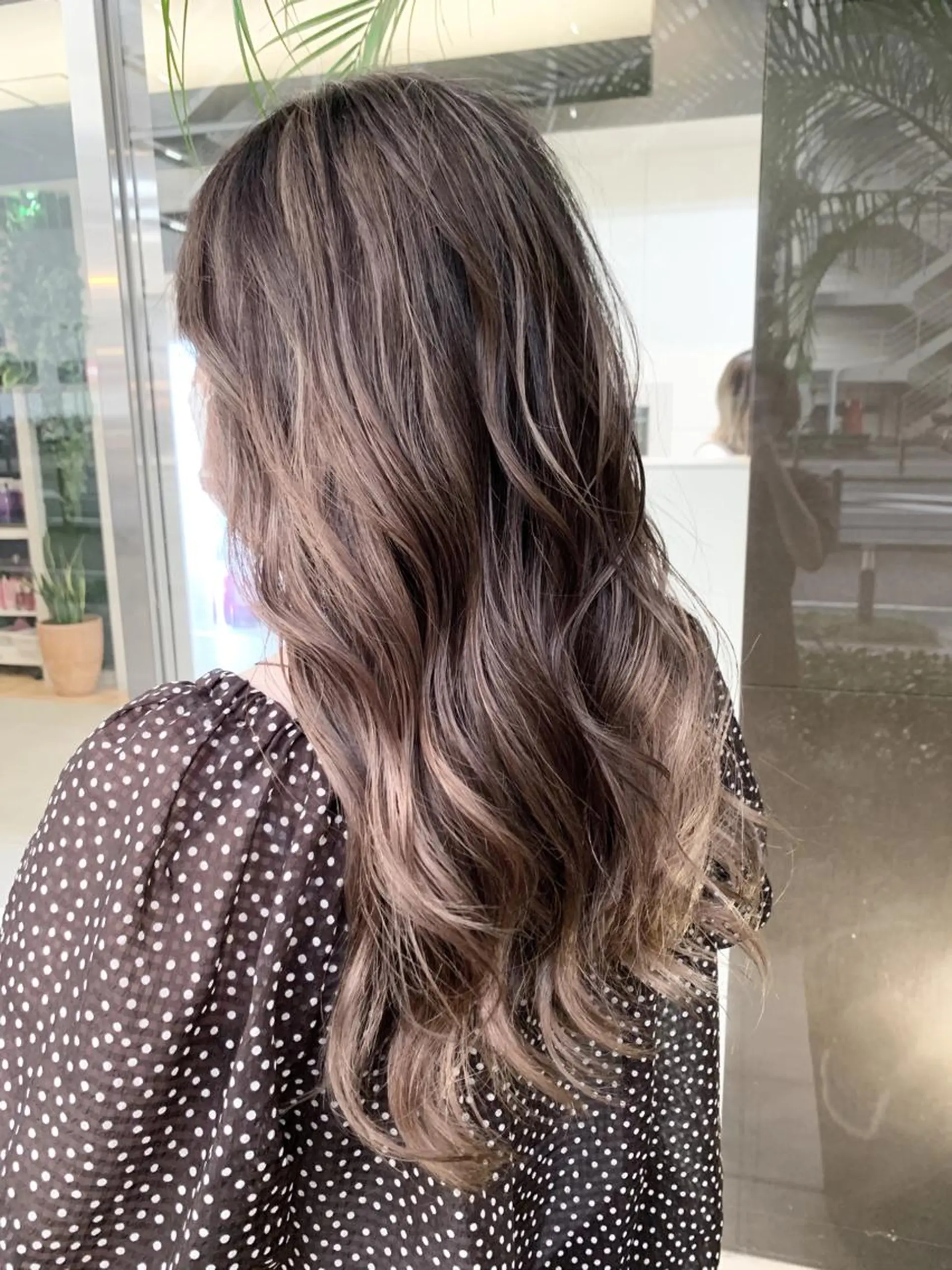 セミロング ハイライト レイヤーカット レイヤー×縮毛矯正 深見 拓のヘアスタイル