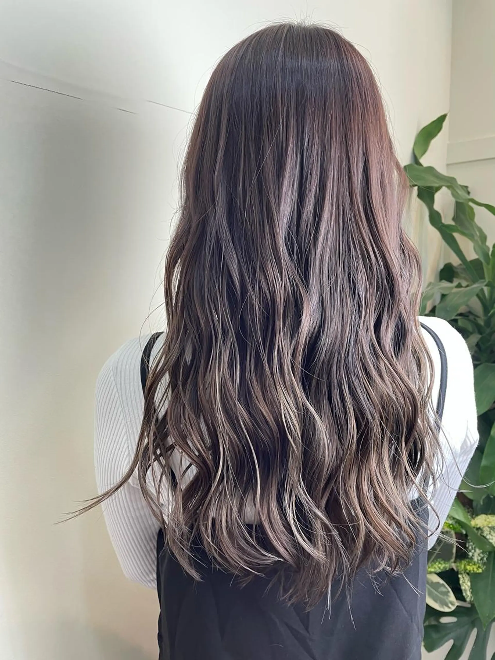 カラー バレイヤージュ ブリーチ ケアブリーチ ダブルカラー イヤリングカラー 戸川 紗良のヘアスタイル