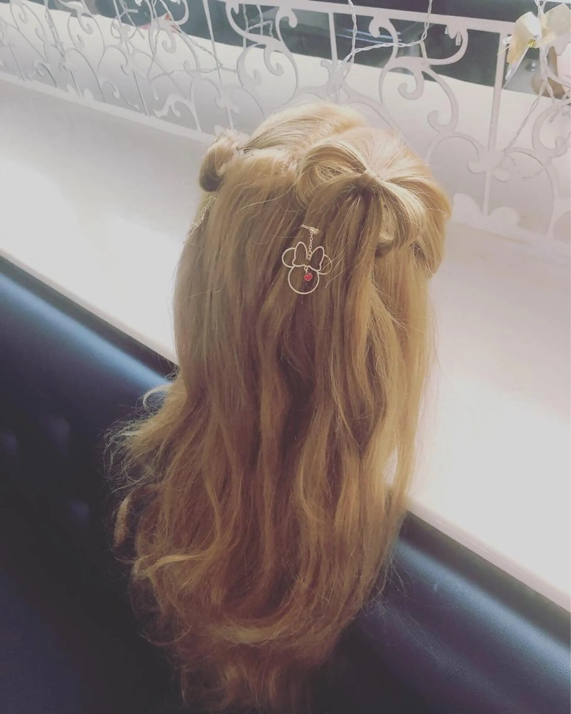 ロング カラー パーマ ヘアアレンジ メンズ キッズ ネイル マツエク・マツパ 結婚式・ブライダル 子どものヘアアレンジ 結婚式・ブライダル デート ブライダルネイル 銀河 ティンガーラのヘアスタイル