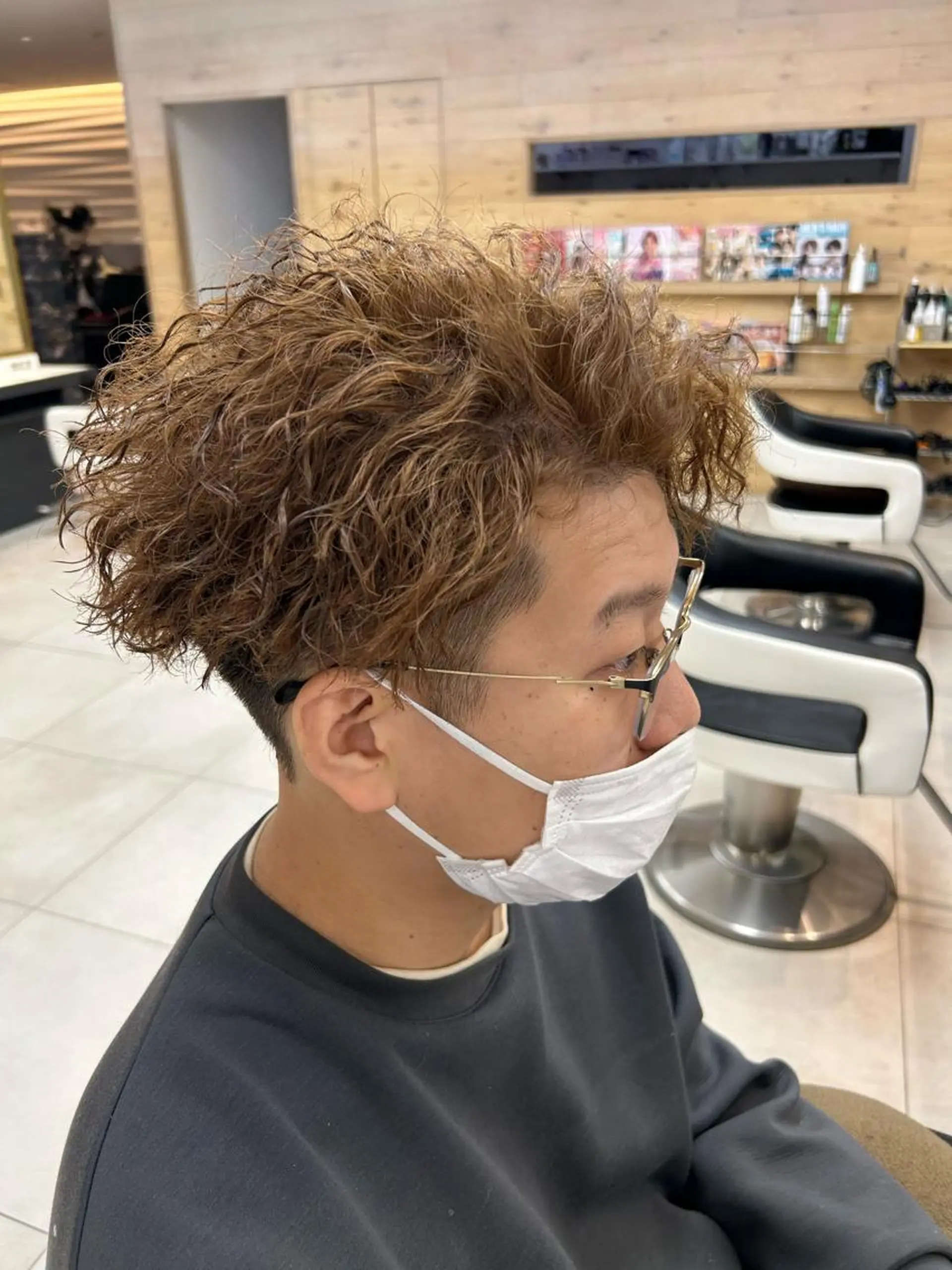 パーマ メンズ メンズブリーチ フェードカット メンズパーマ 学生（メンズ向け） スキンフェード L PLACE所属・L PLACE 丸山一希のヘアスタイル