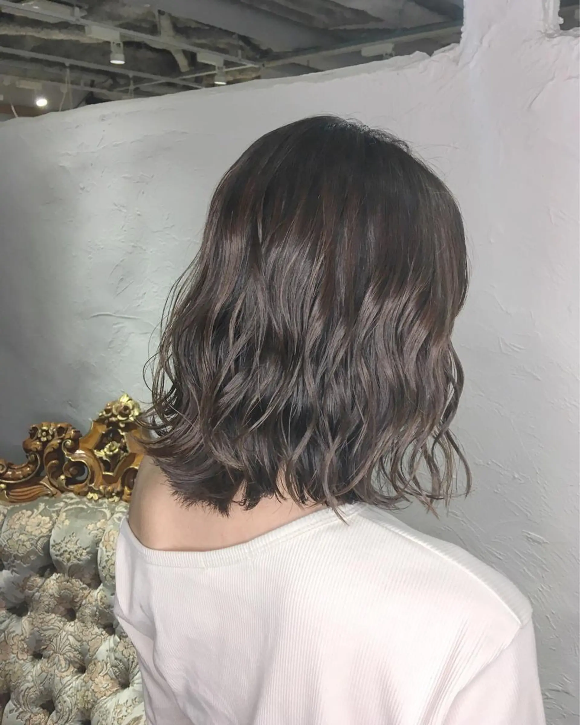 ミディアム カラー ヘアアレンジ ブリーチ グレージュ ブリーチなしカラー エグチ アキラのヘアスタイル