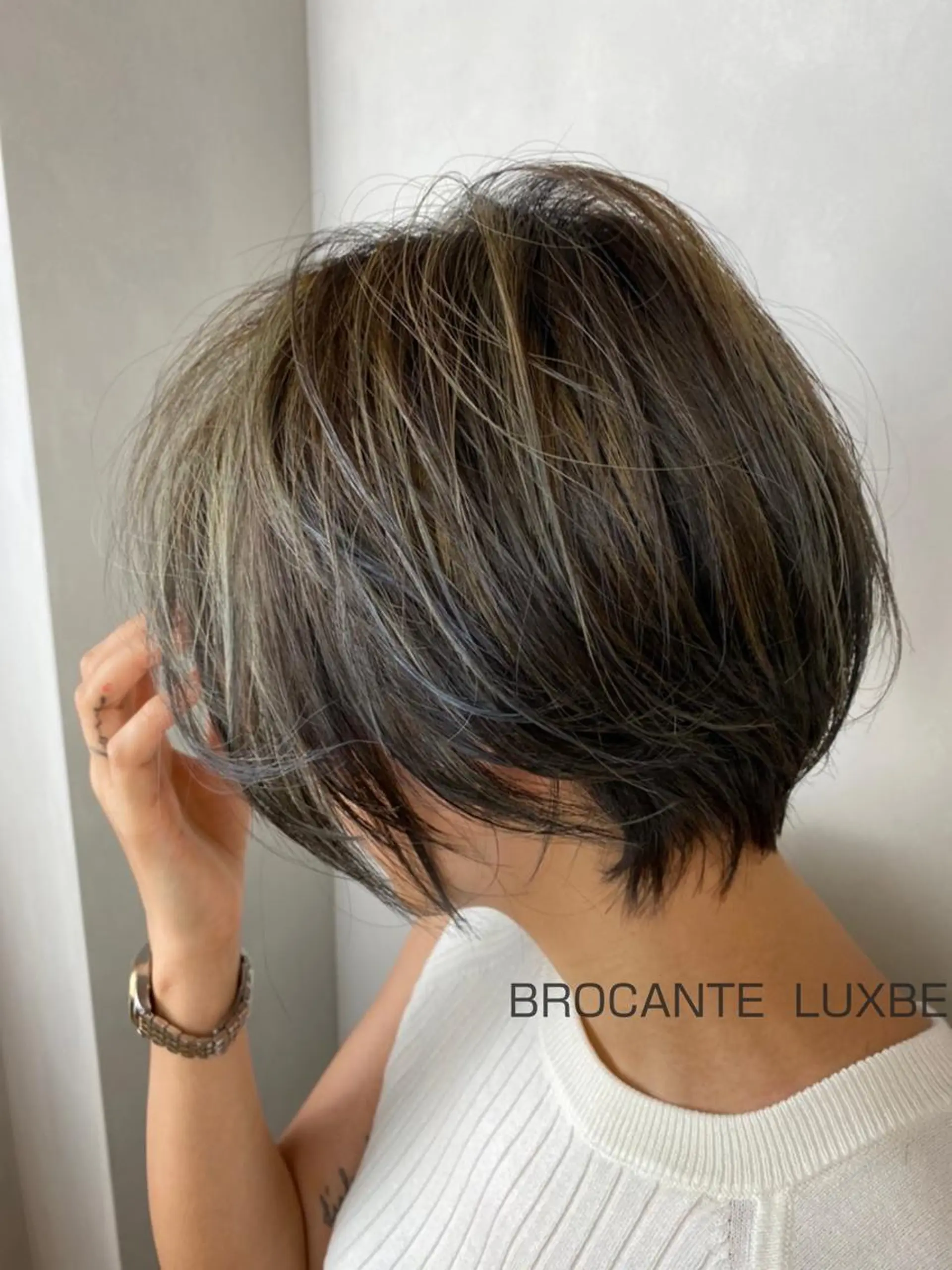 ショート カラー ショートボブ 透明感カラー ハイライトカラー ボブ ハイライト BROCANTE✂︎ karasawa.nのヘアスタイル