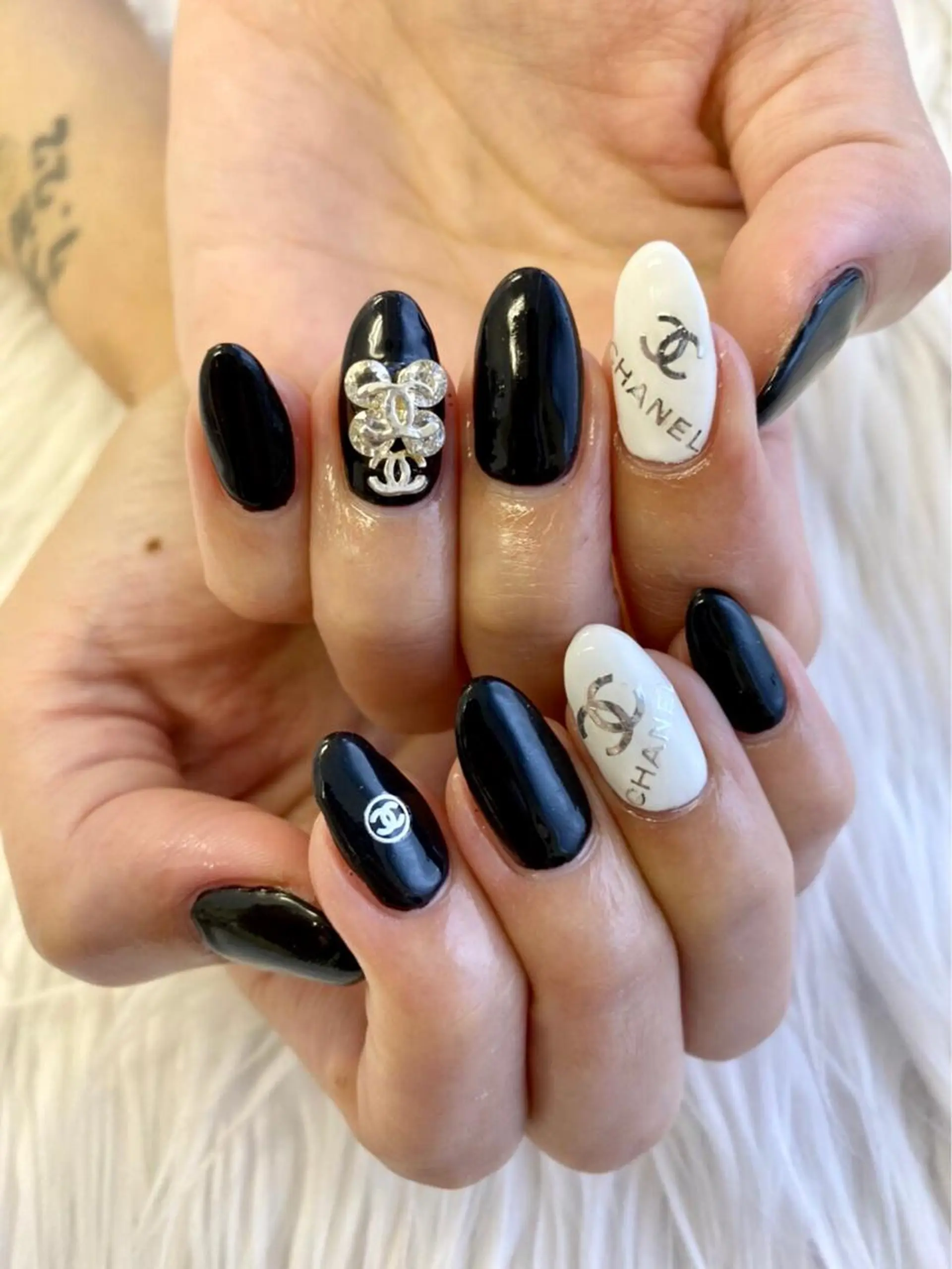 ネイル MADIA藤沢所属・MADIA MEGUのネイルデザイン