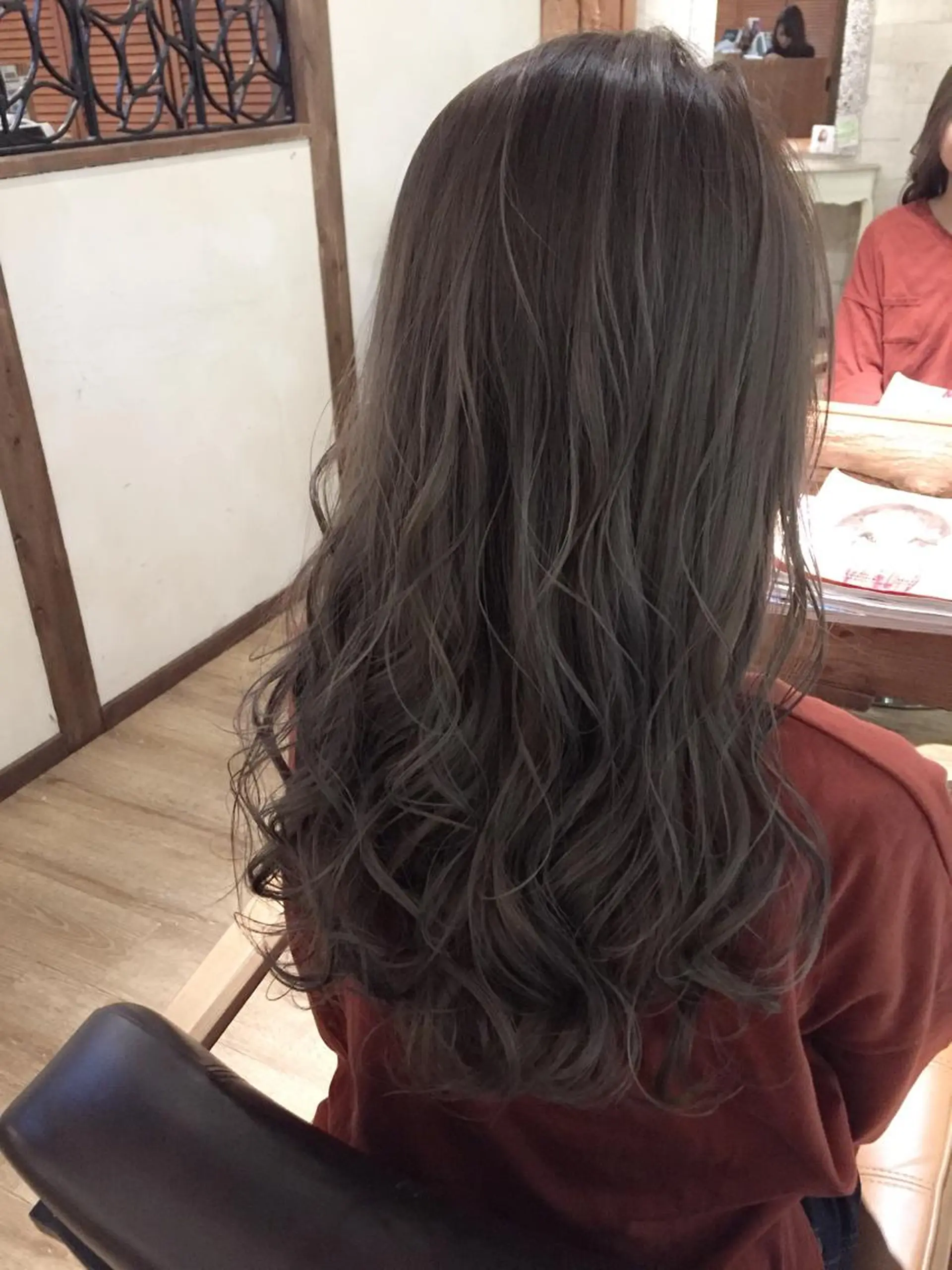 ロング カラー アッシュ アッシュグレー アッシュグレージュ 透明感カラー グレージュ カット ヘアカラー トリートメント SALOWIN(サロウィン)広島並木通り所属・田村和範/似合わせ カラー/縮毛矯正のヘアスタイル