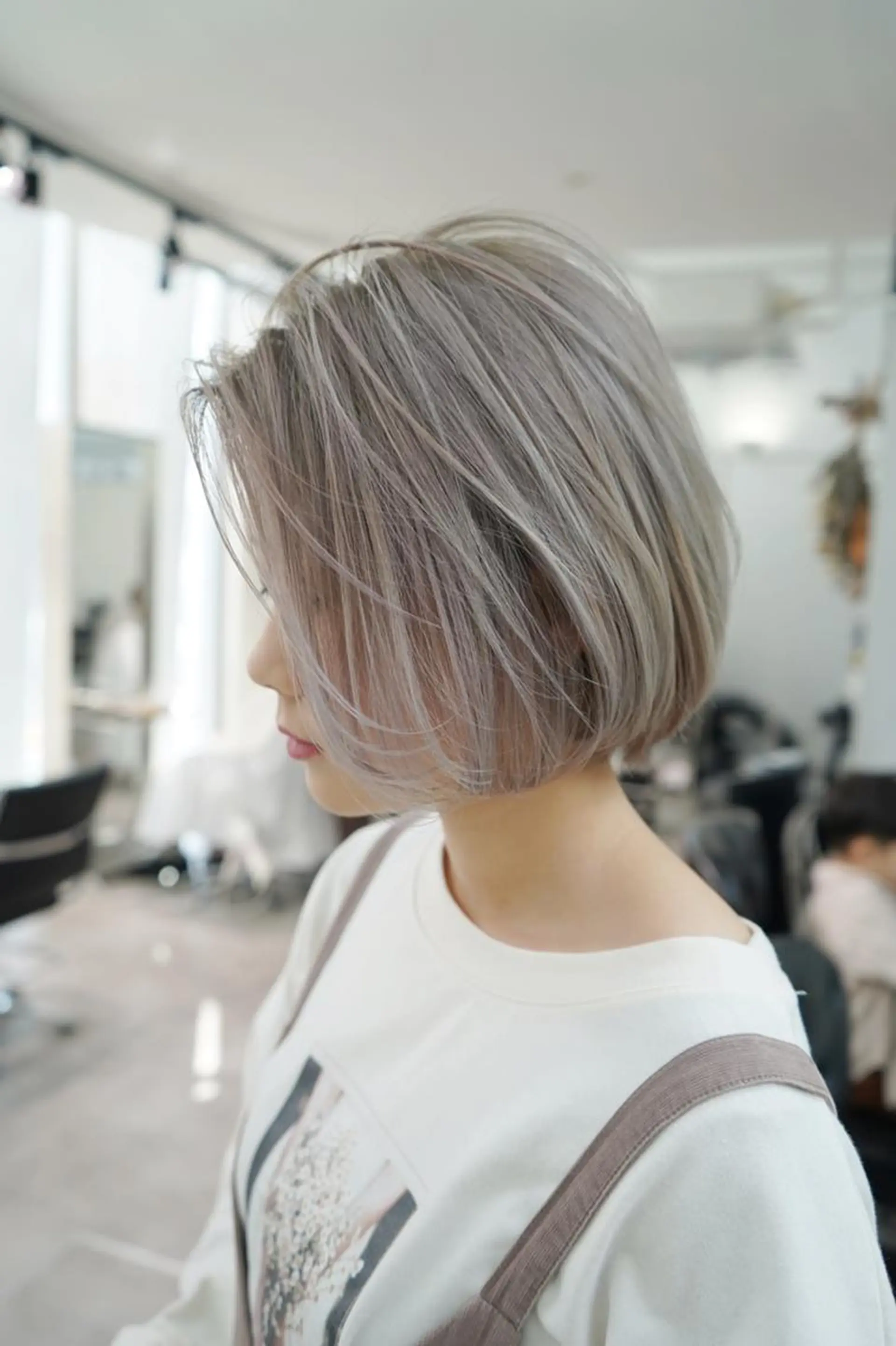 ショート カラー ショートボブ ボブ ショートヘア カット ヘアカラー トリートメント ayano/天神 ハイトーン/レイヤーのヘアスタイル