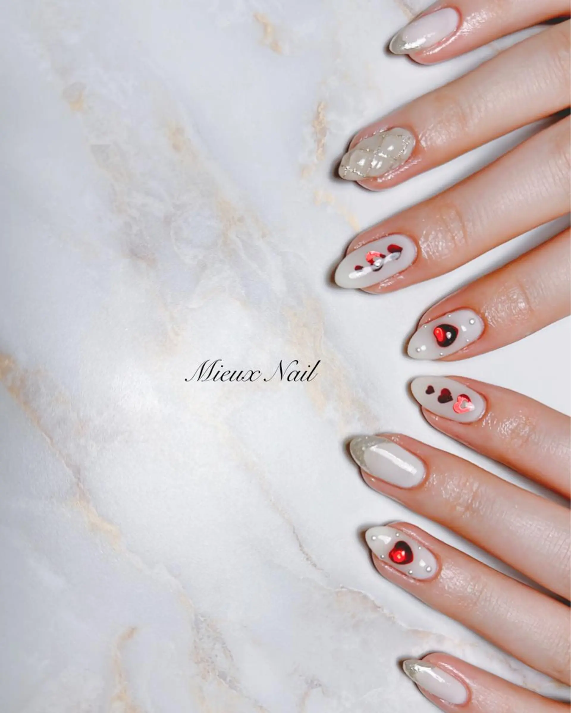 ネイル ブルー フレンチネイル ハート バレンタイン ホワイト ハンドネイル 市川 麻衣子のネイルデザイン