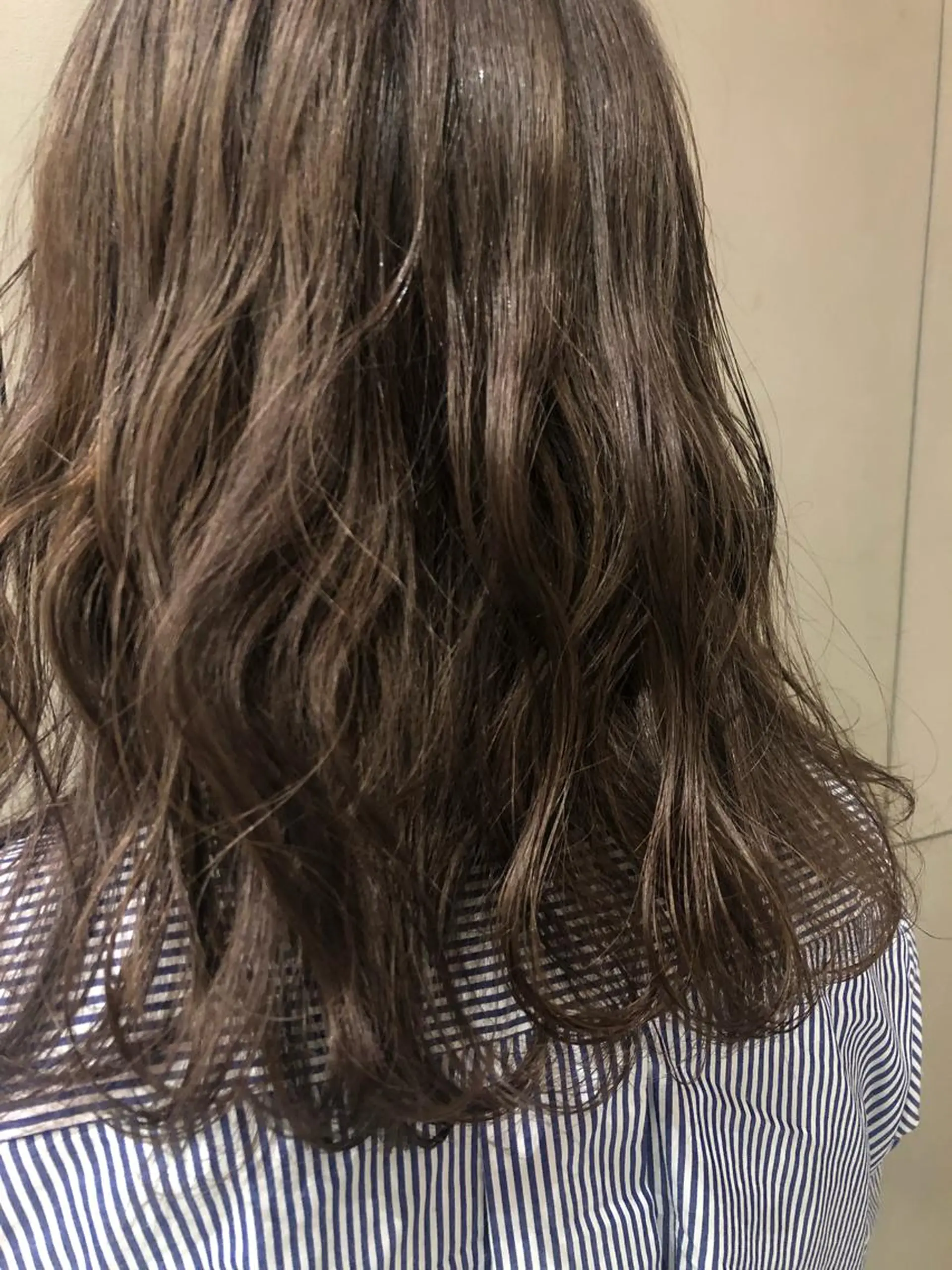 ミディアム カラー ベージュカラー 古屋 花織のヘアスタイル