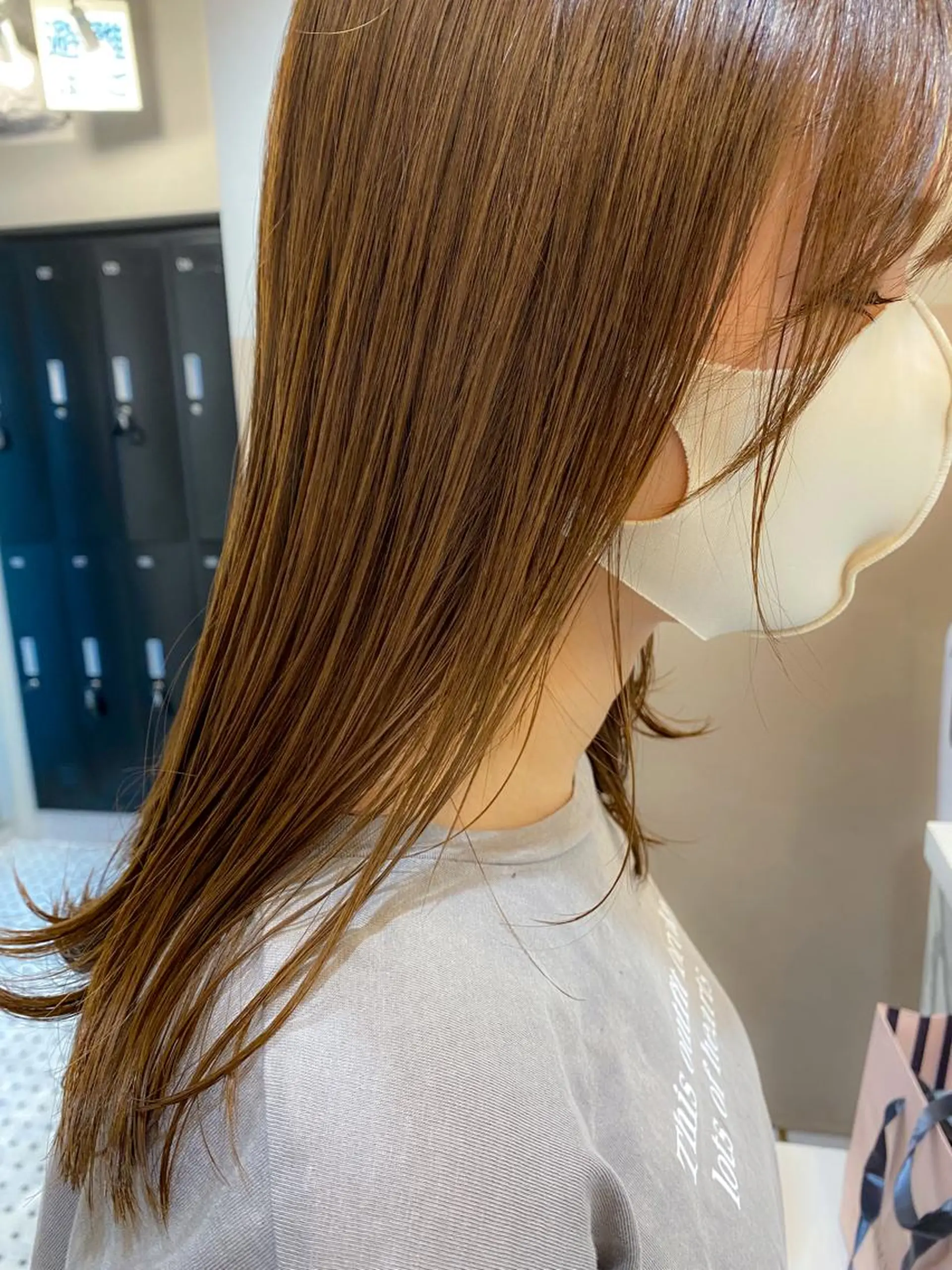 セミロング カラー ベージュカラー louwe 武藤幸世のヘアスタイル