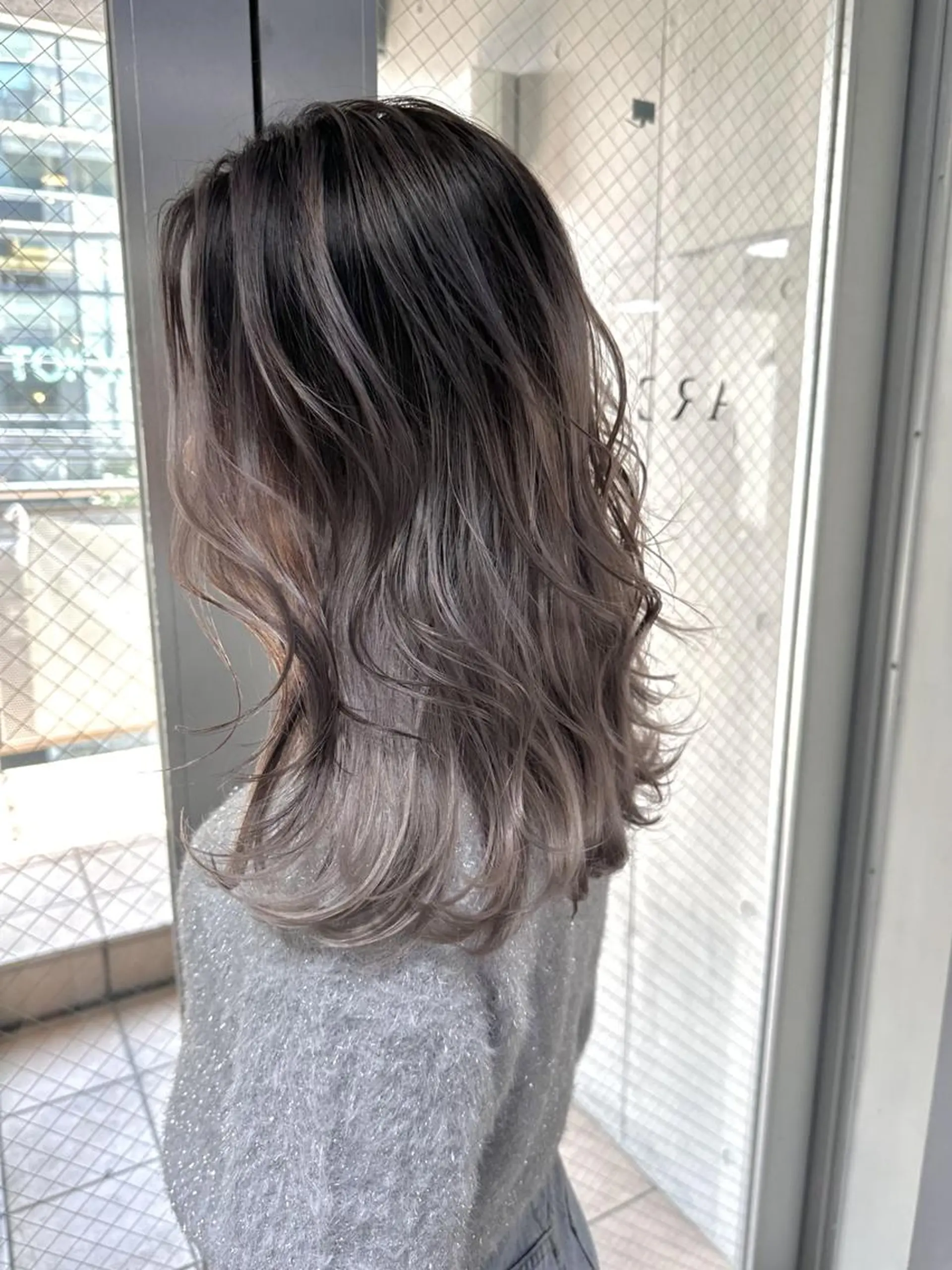 ミディアム レイヤーカット 山影✨バレイヤージュ ハイライト✨メンズ◎のヘアスタイル