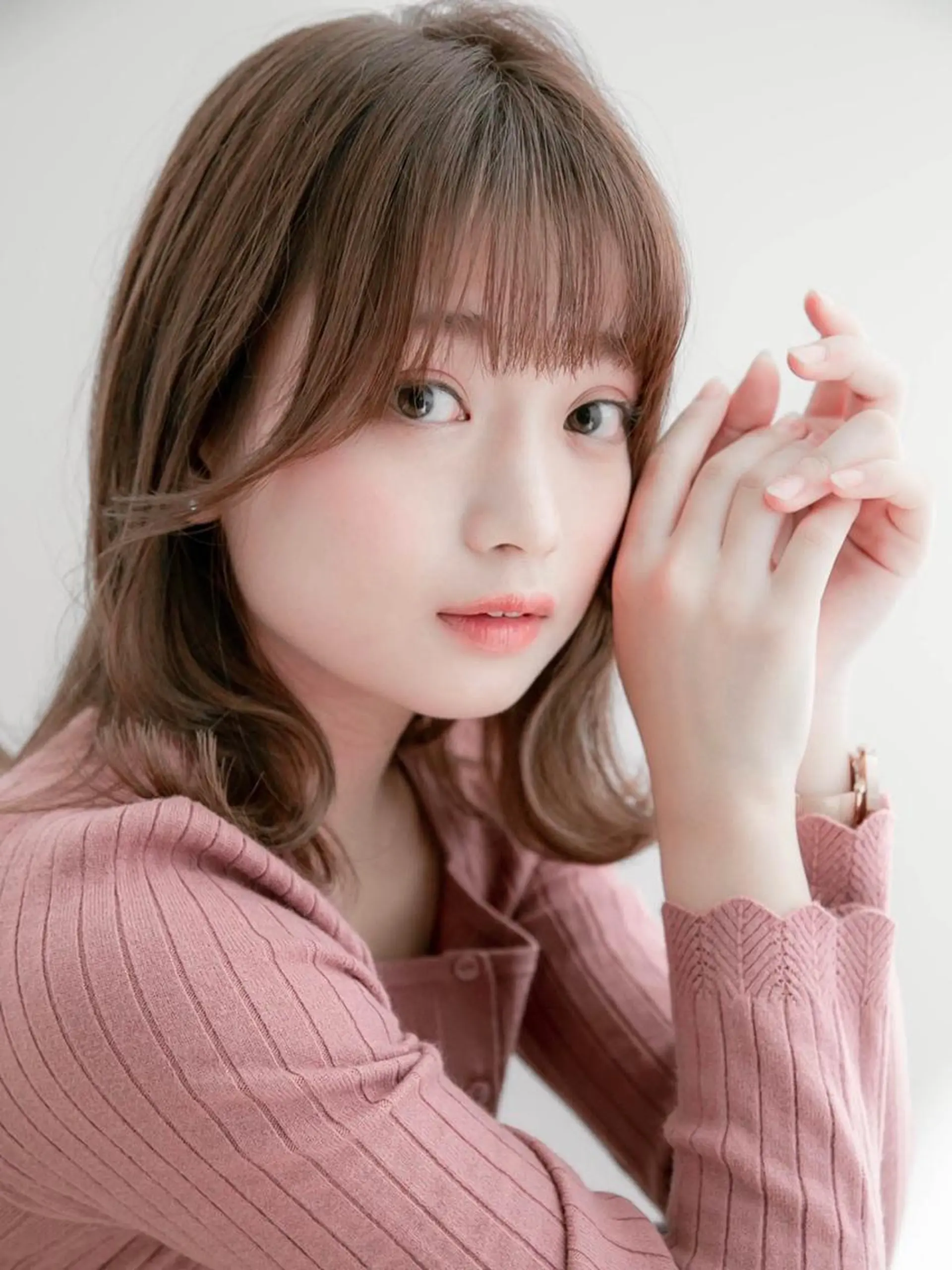 ミディアム 韓国風ヘア カット ヘアカラー トリートメント 山本翔一郎 韓国顔周りレイヤーのヘアスタイル