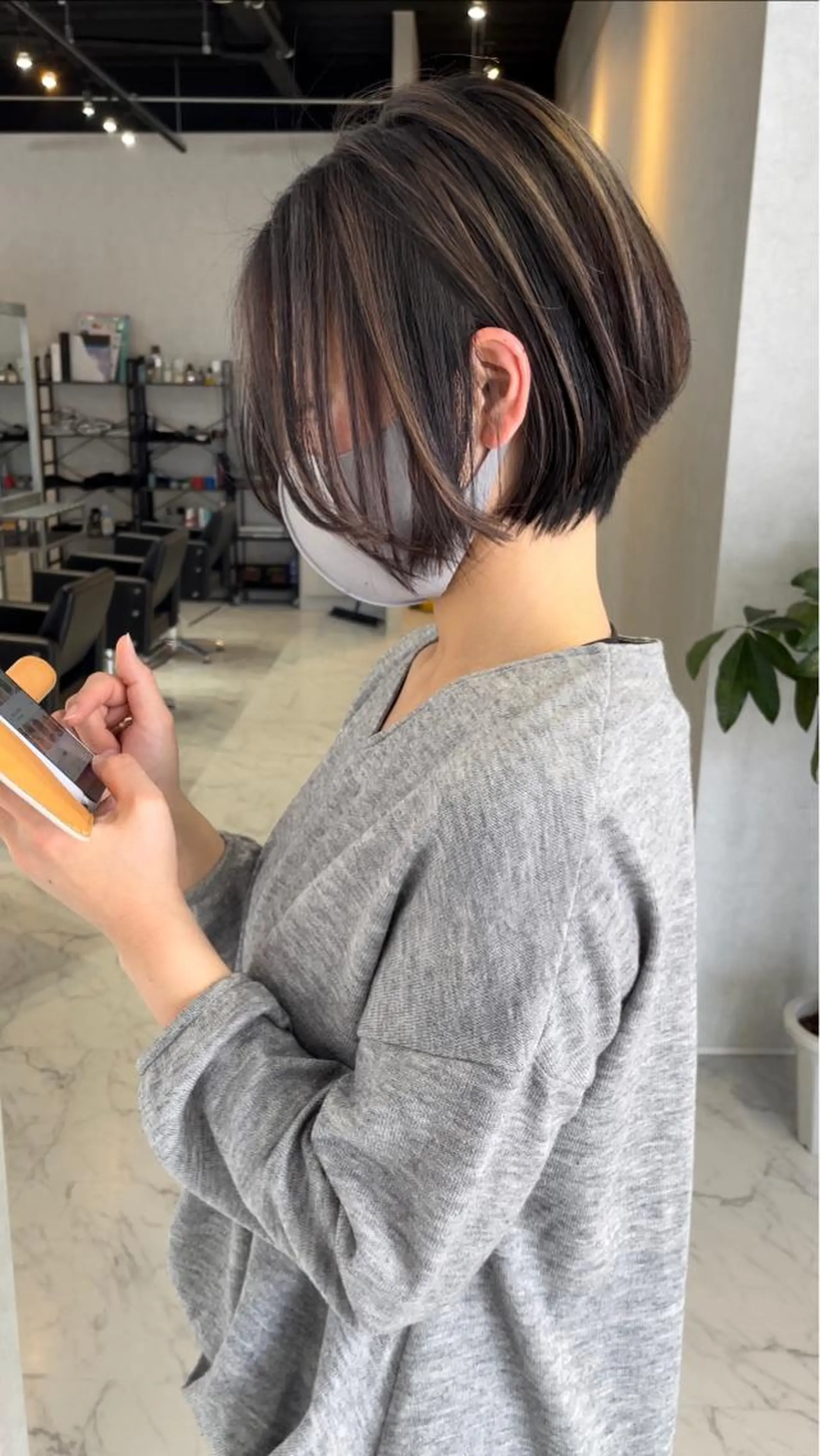 ショート カラー ヘアアレンジ バレイヤージュ デザインカラー ハイライトカラー 外国人風カラー ハイライト カット ヘアカラー トリートメント アンドウ ユウ/ レイヤーカット/韓国のヘアスタイル